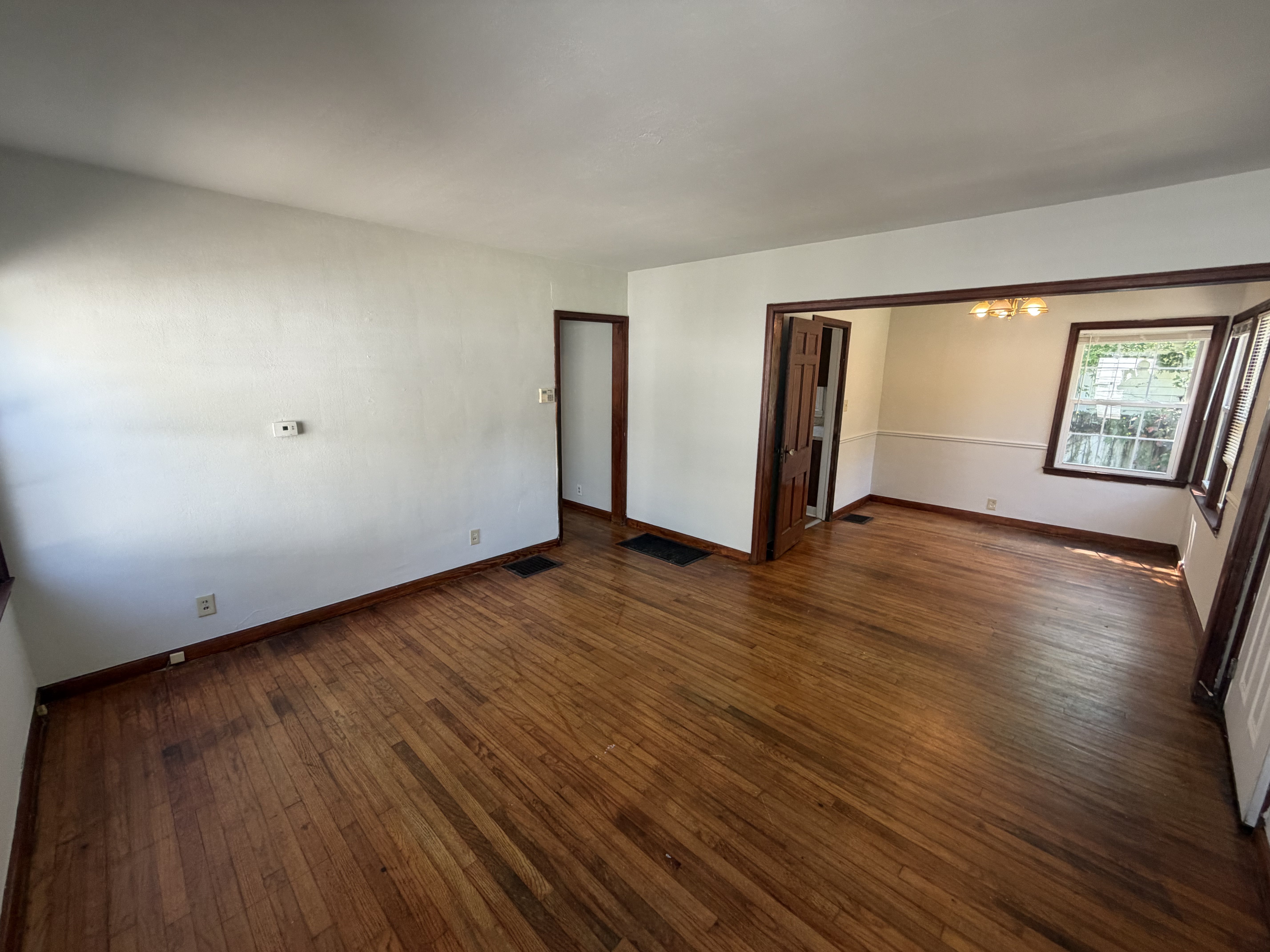 Photo 3 of 21 of 4915 Ralston Ave, Indianapolis, IN