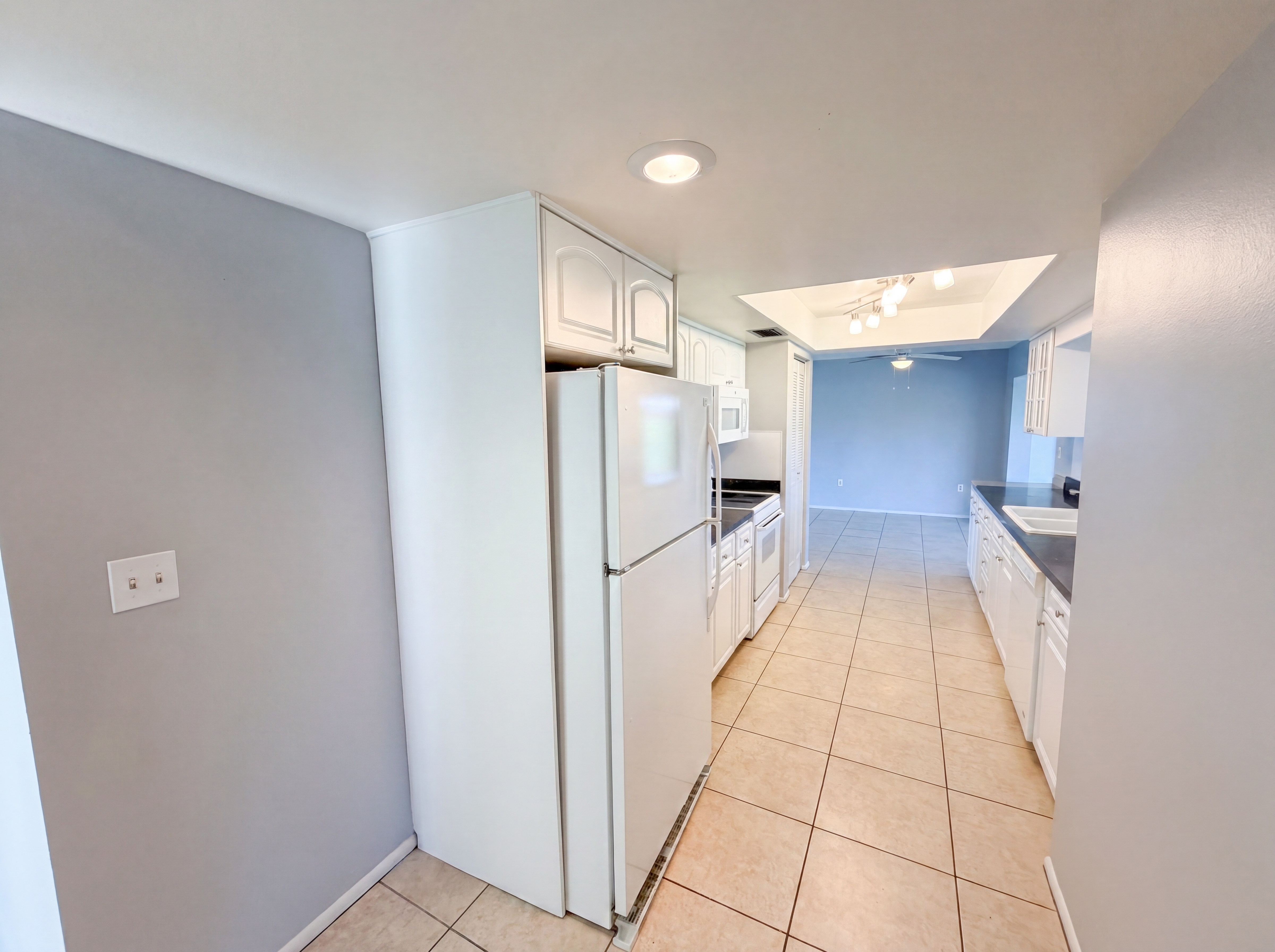 Photo 13 of 29 of 4561 Great Lakes Dr S, Clearwater, FL