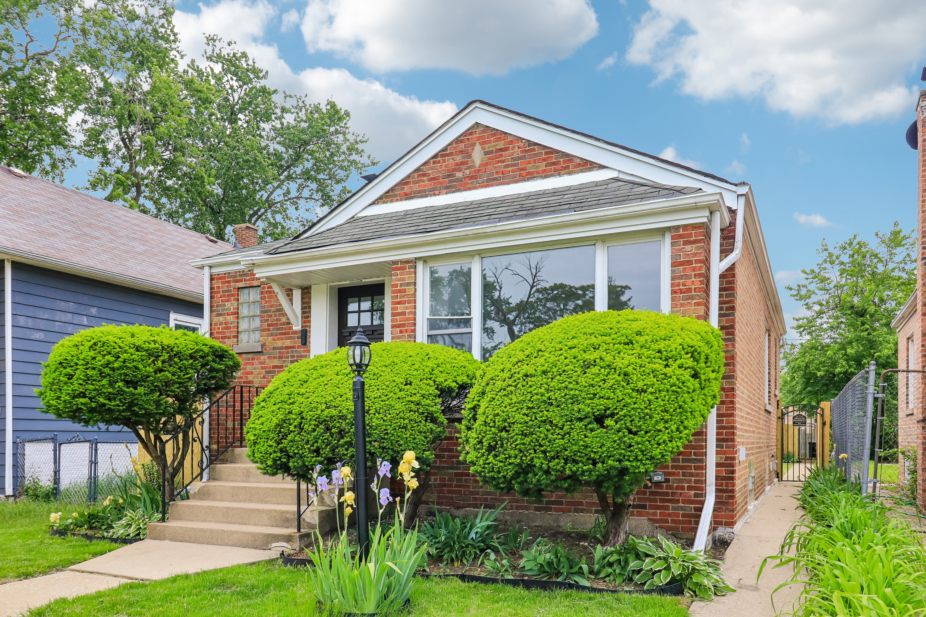 Photo 16 of 41 of 1107 W 101st St, Chicago, IL