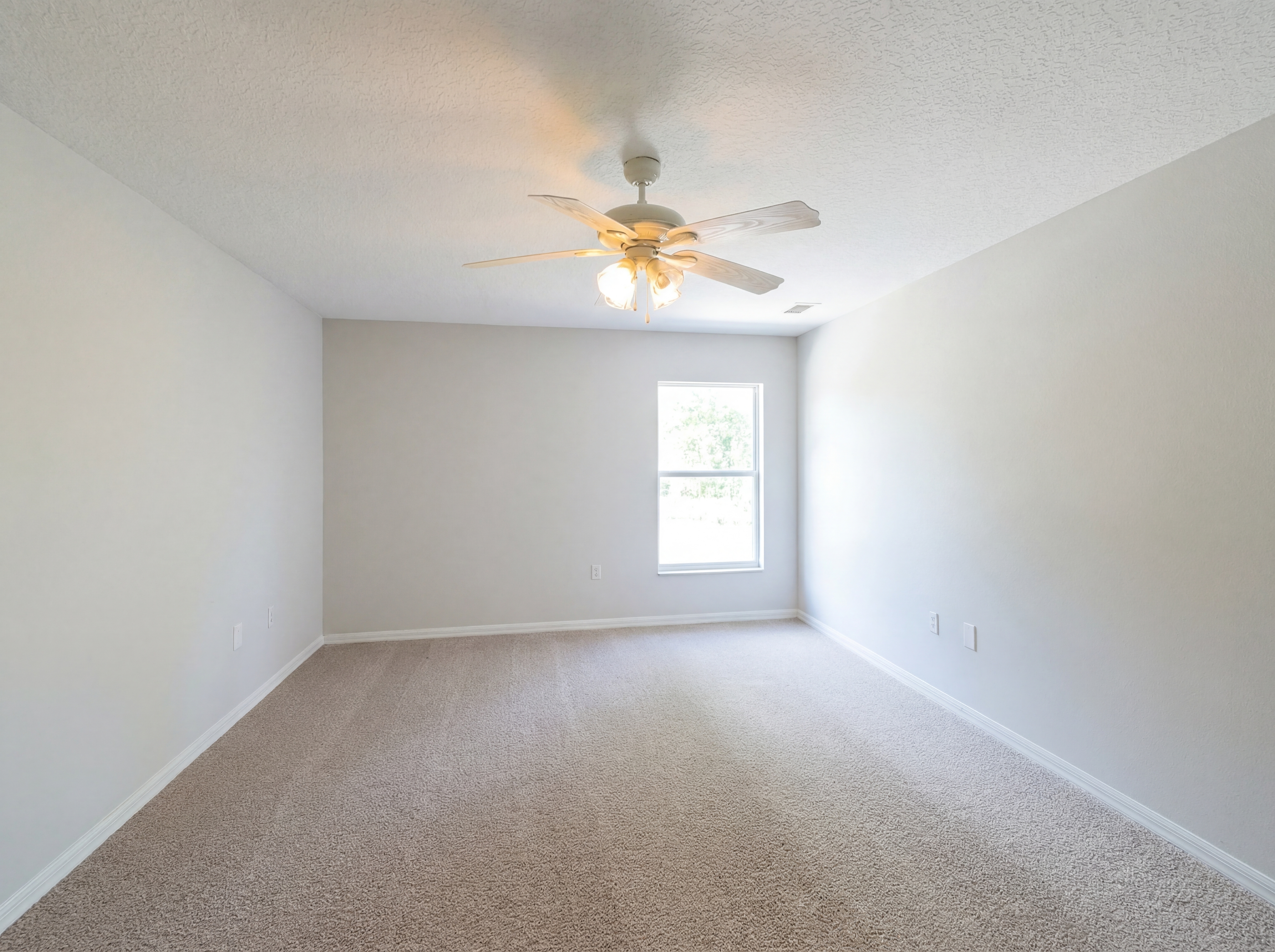 Photo 15 of 20 of 1301 Star Ct, Deltona, FL