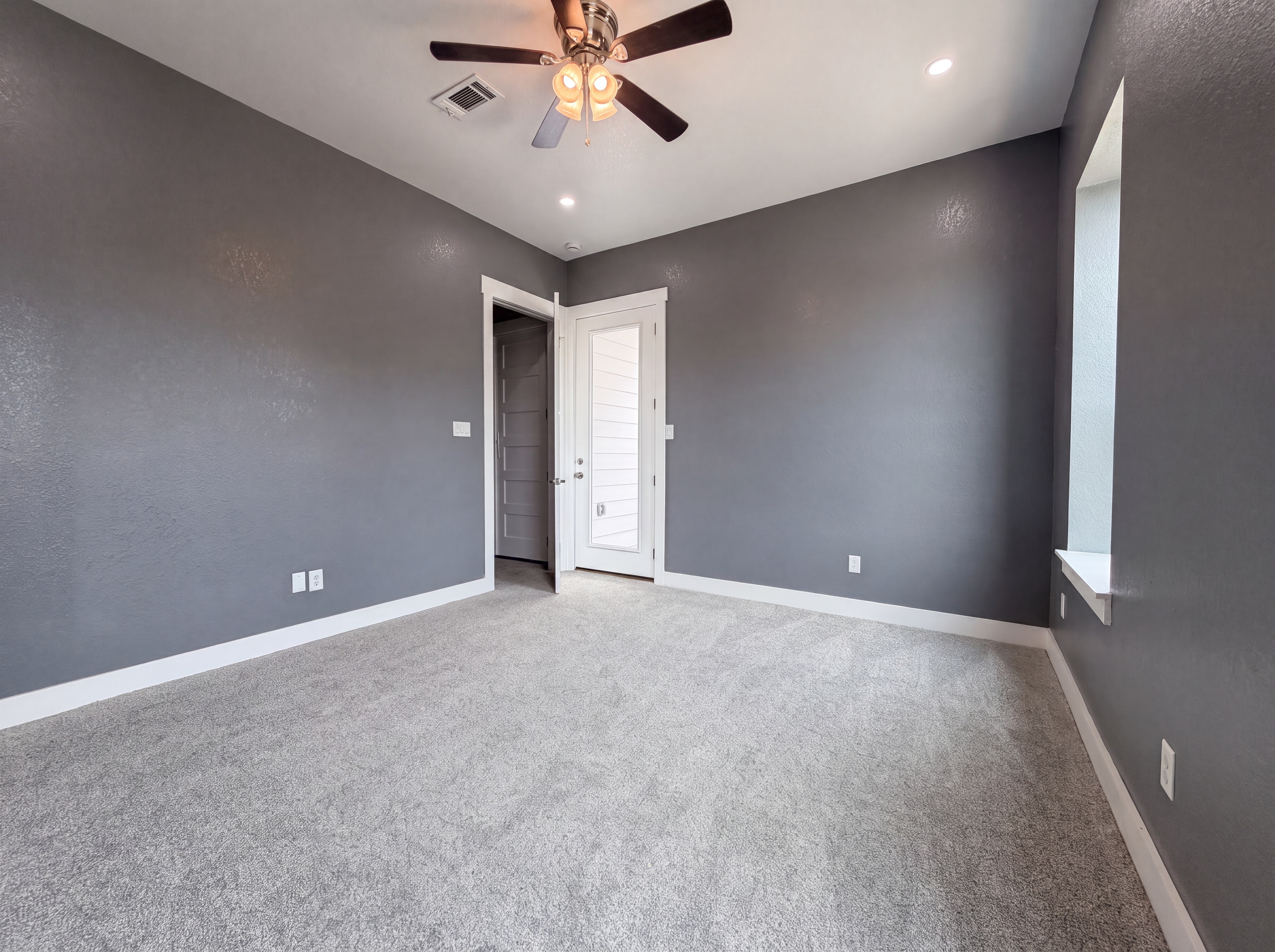 Photo 6 of 19 of 4704 Ward St, Houston, TX