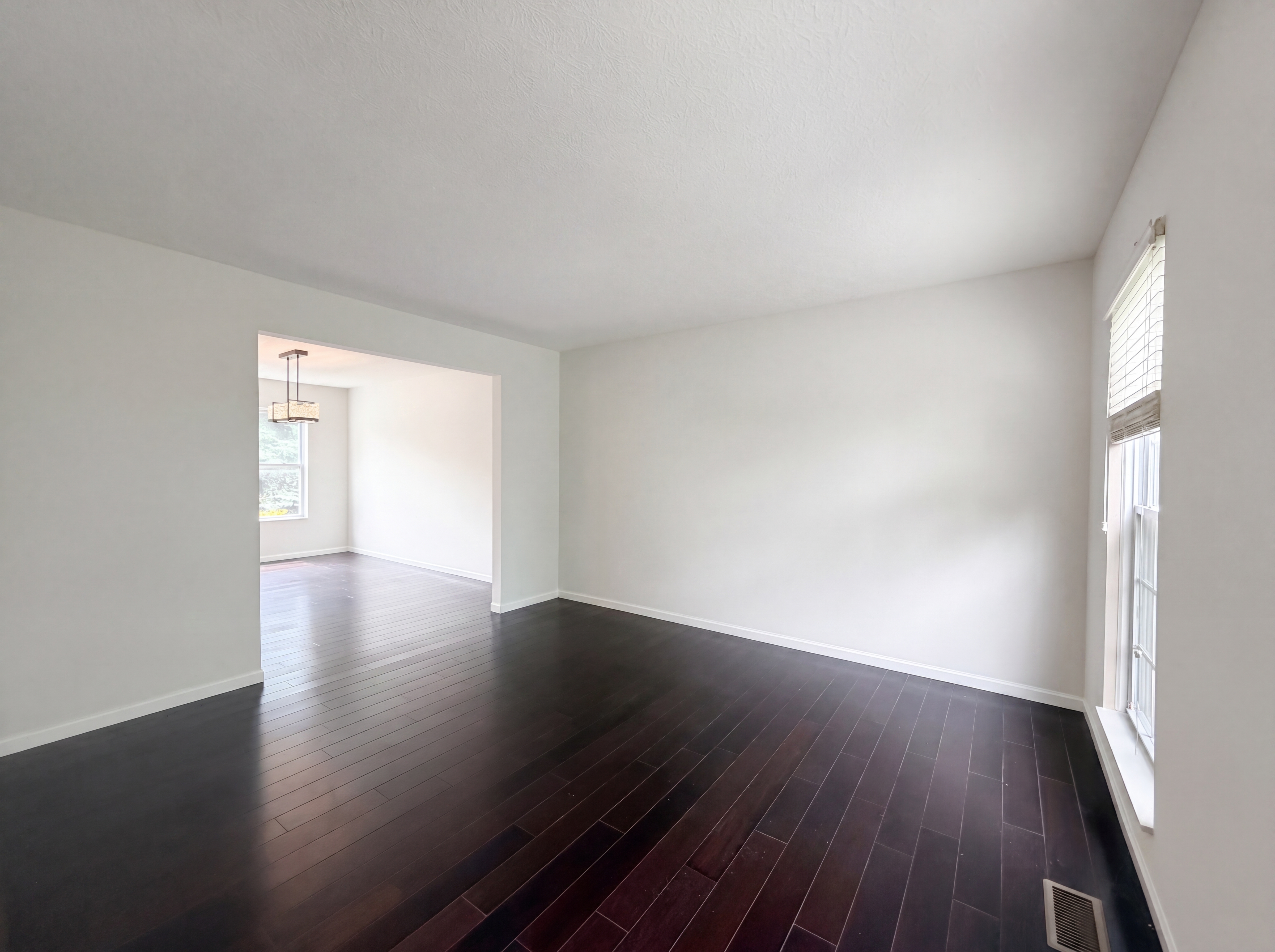Photo 8 of 44 of 7966 Lazelle Woods Dr, Westerville, OH