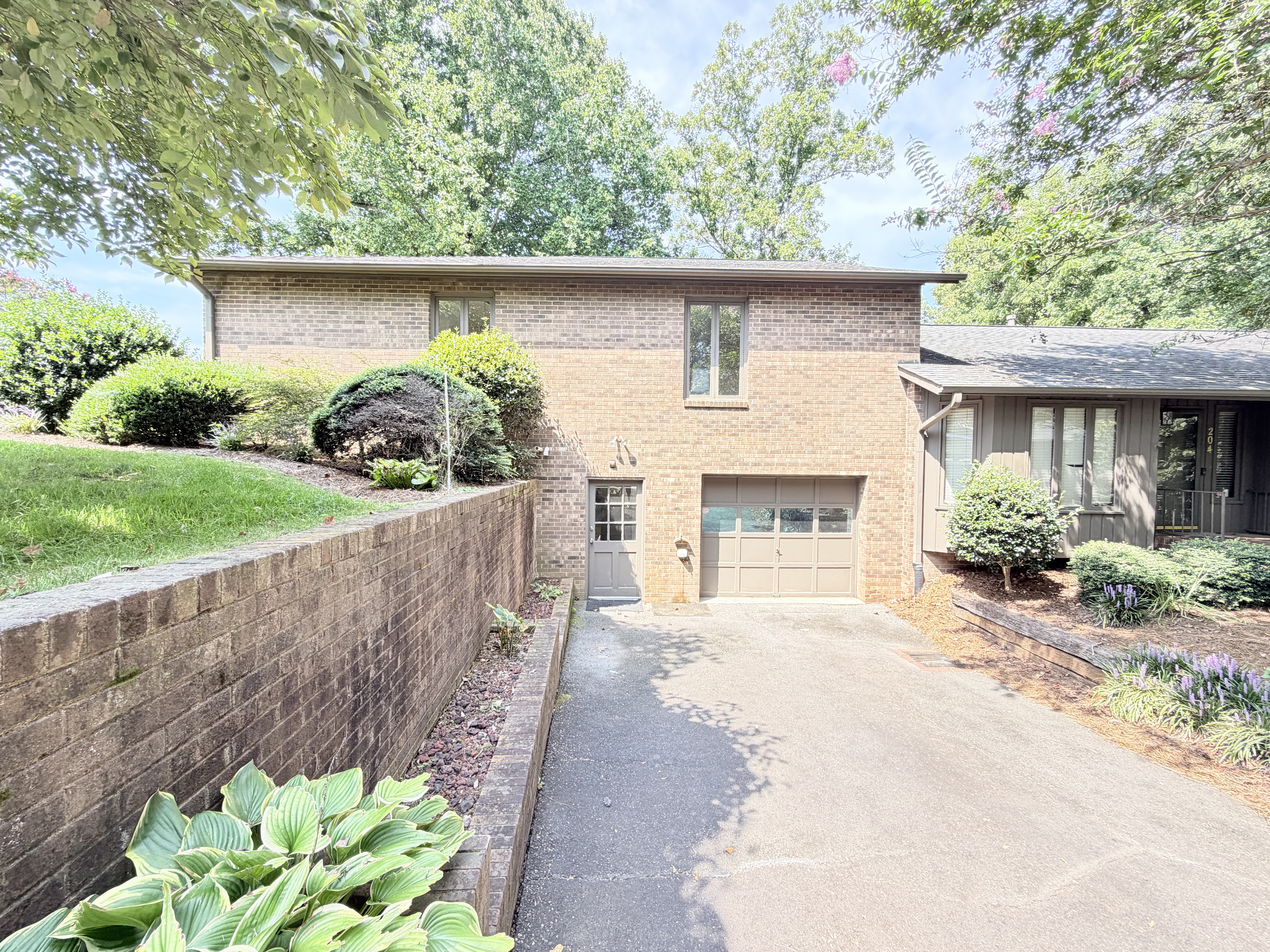 Photo 18 of 22 of 200 Ridgelea Ct, Winston Salem, NC