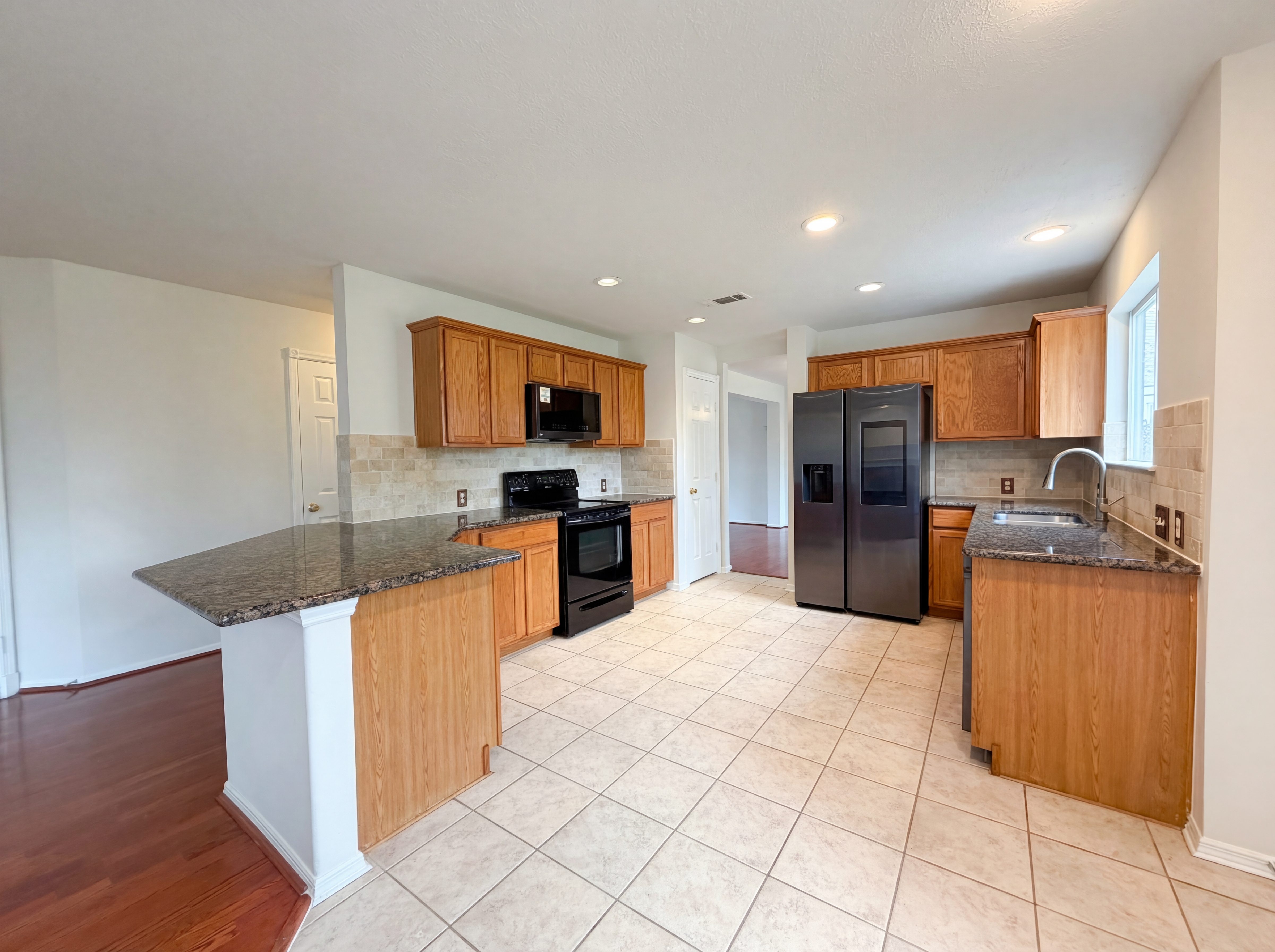 Photo 2 of 23 of 18306 Water Mill Dr, Cypress, TX