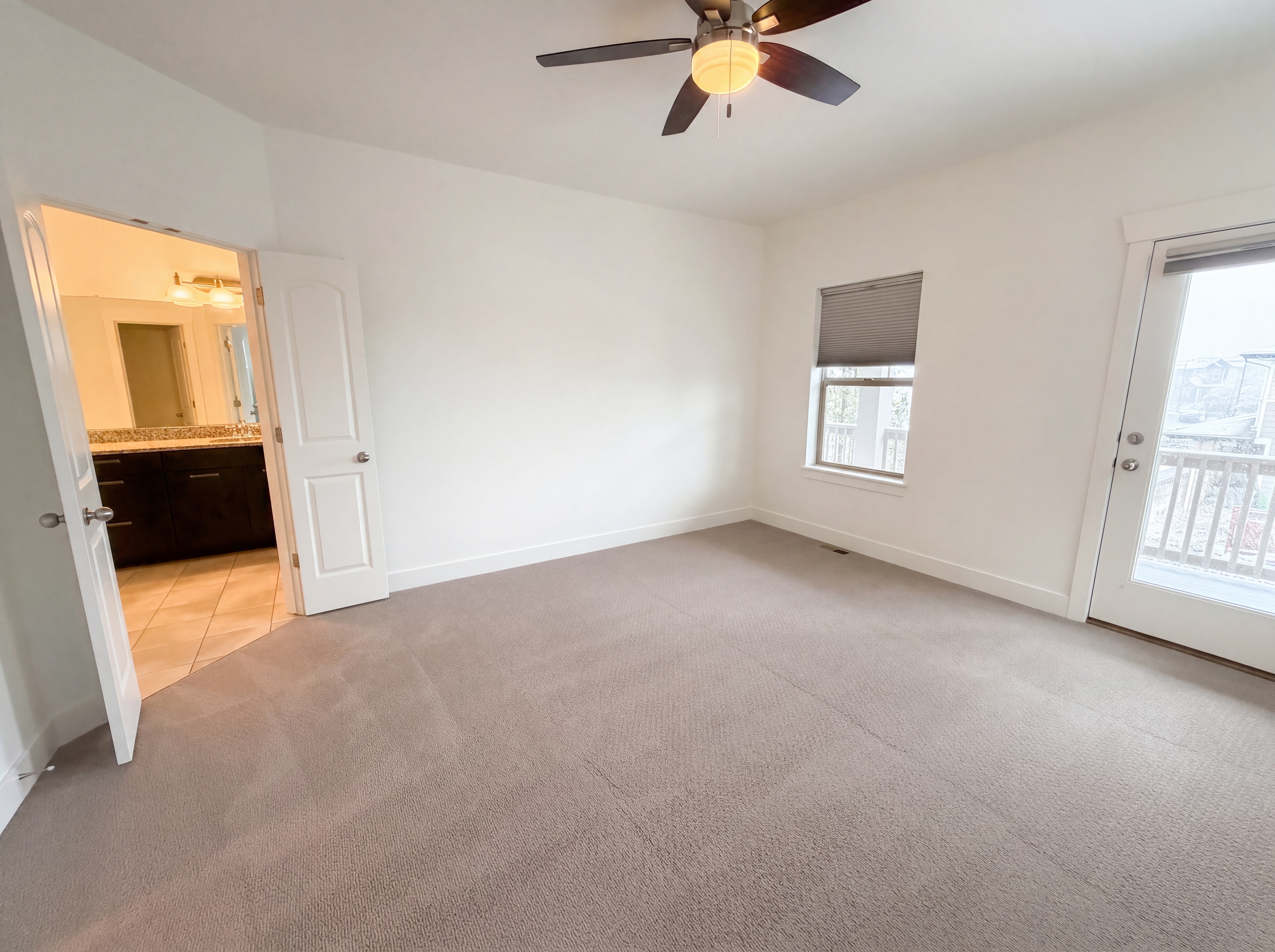 Photo 4 of 33 of 11466 E 27th Ave, Denver, CO