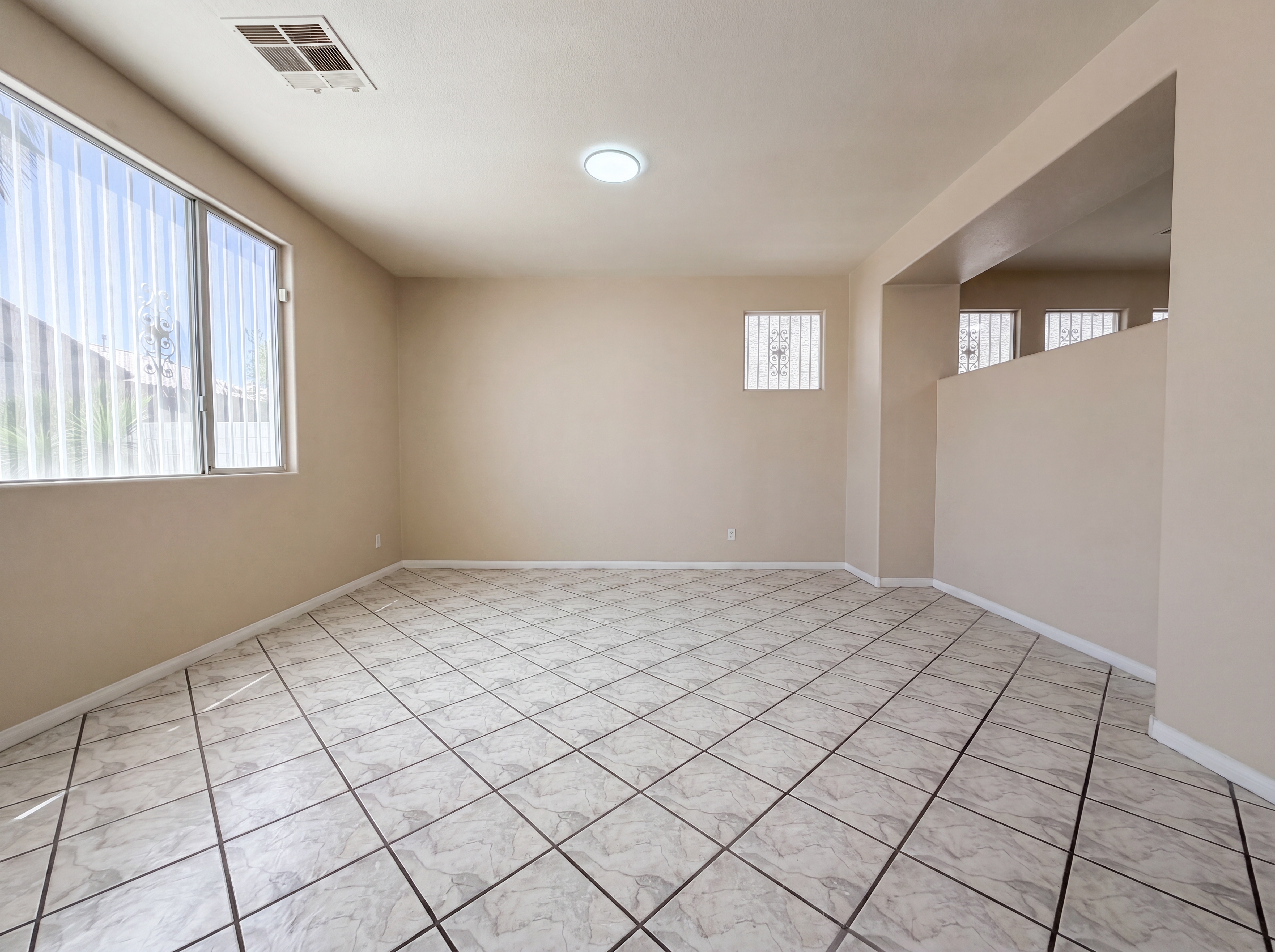Photo 7 of 27 of 9515 Windborne Ave, Las Vegas, NV