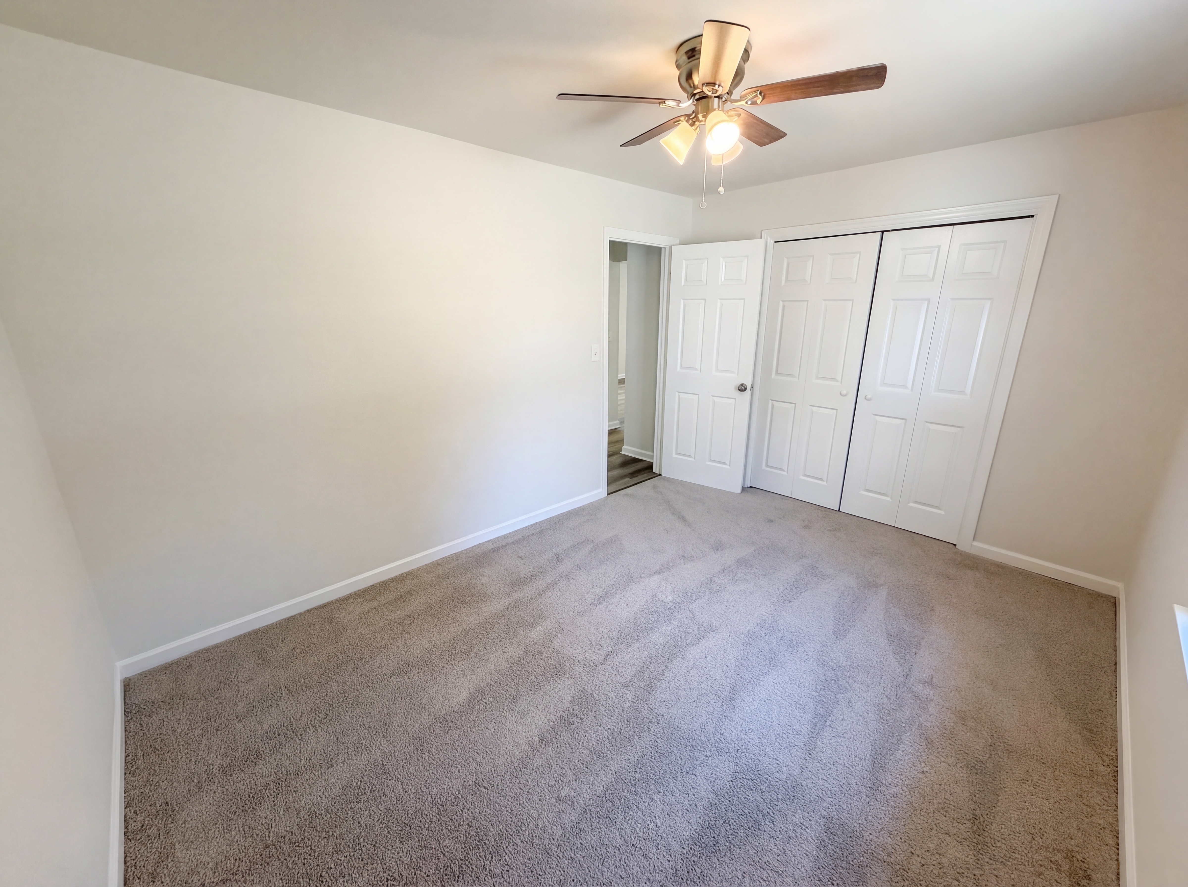 Photo 4 of 18 of 5003 Henson Dr SW, Mableton, GA