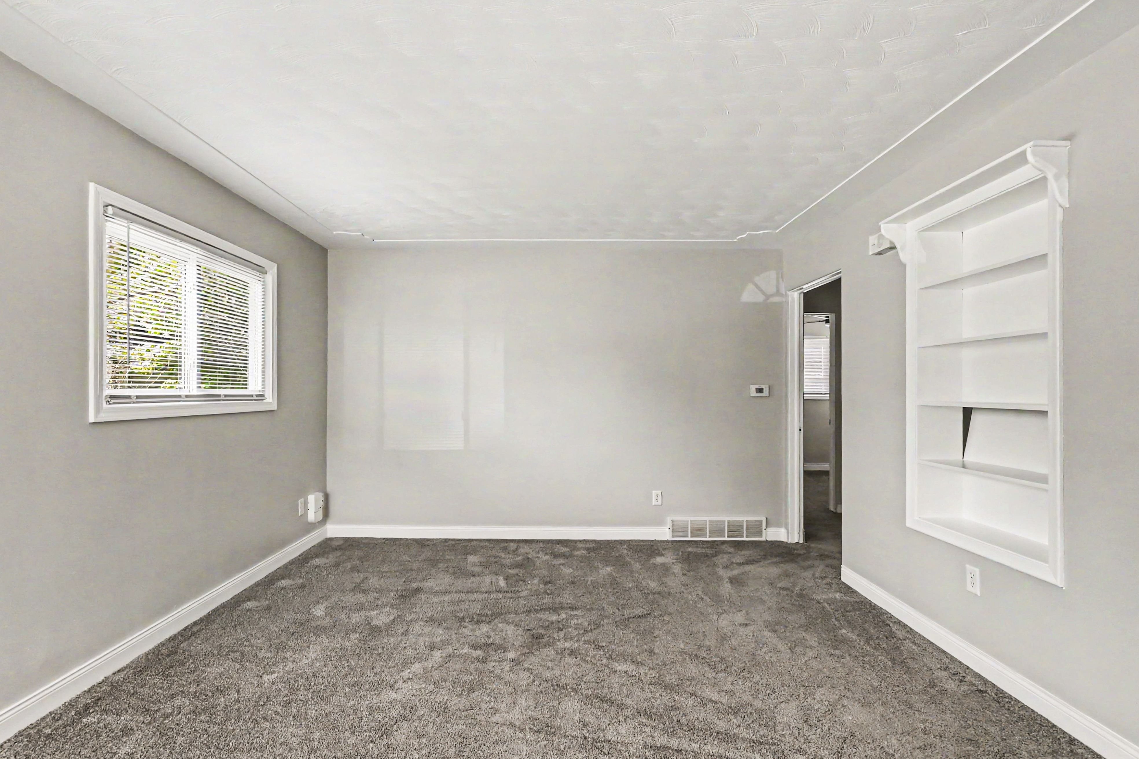 Photo 4 of 20 of 502 Carrier St, Lansing, MI