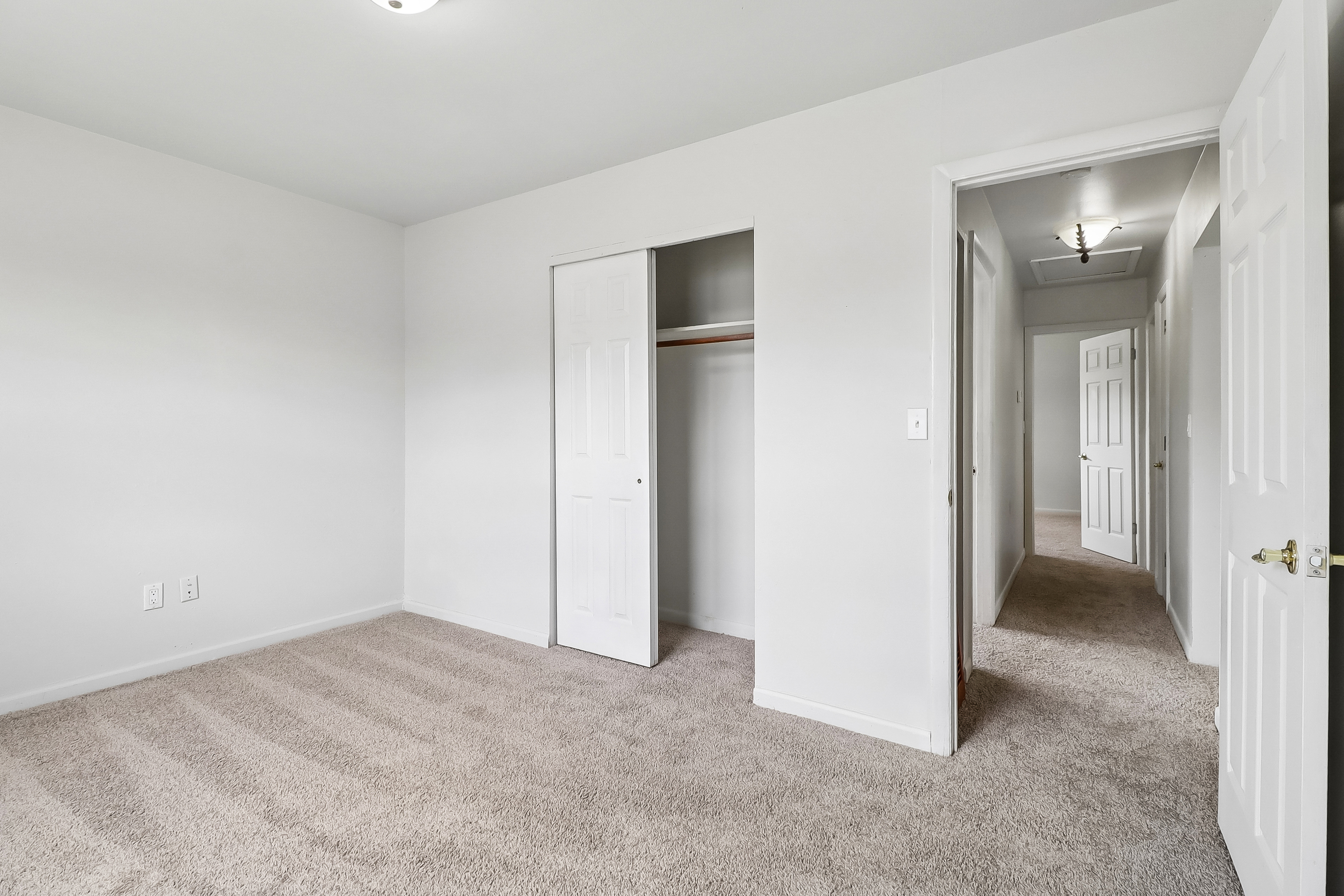 Photo 15 of 27 of 2724 Glenn Hills Dr, Augusta, GA