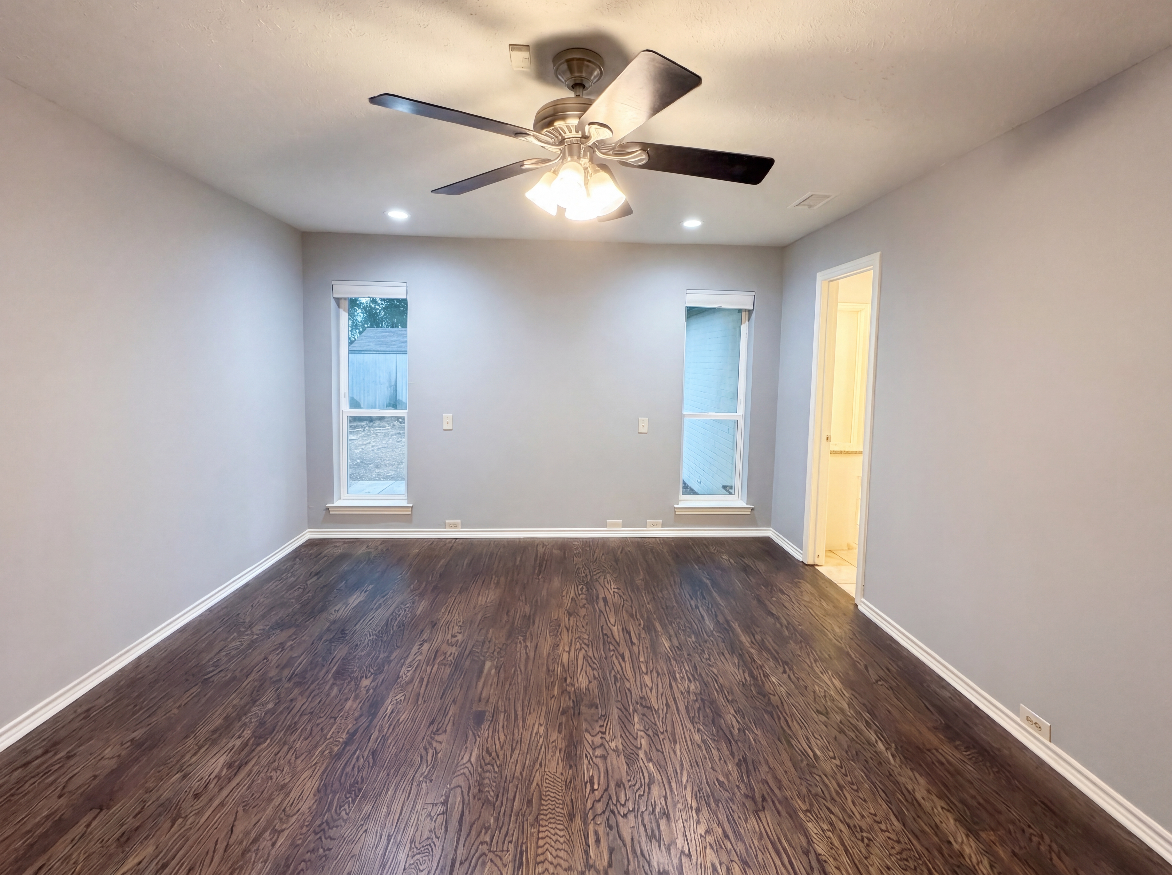 Photo 4 of 17 of 3717 Knob Hill Dr, Plano, TX