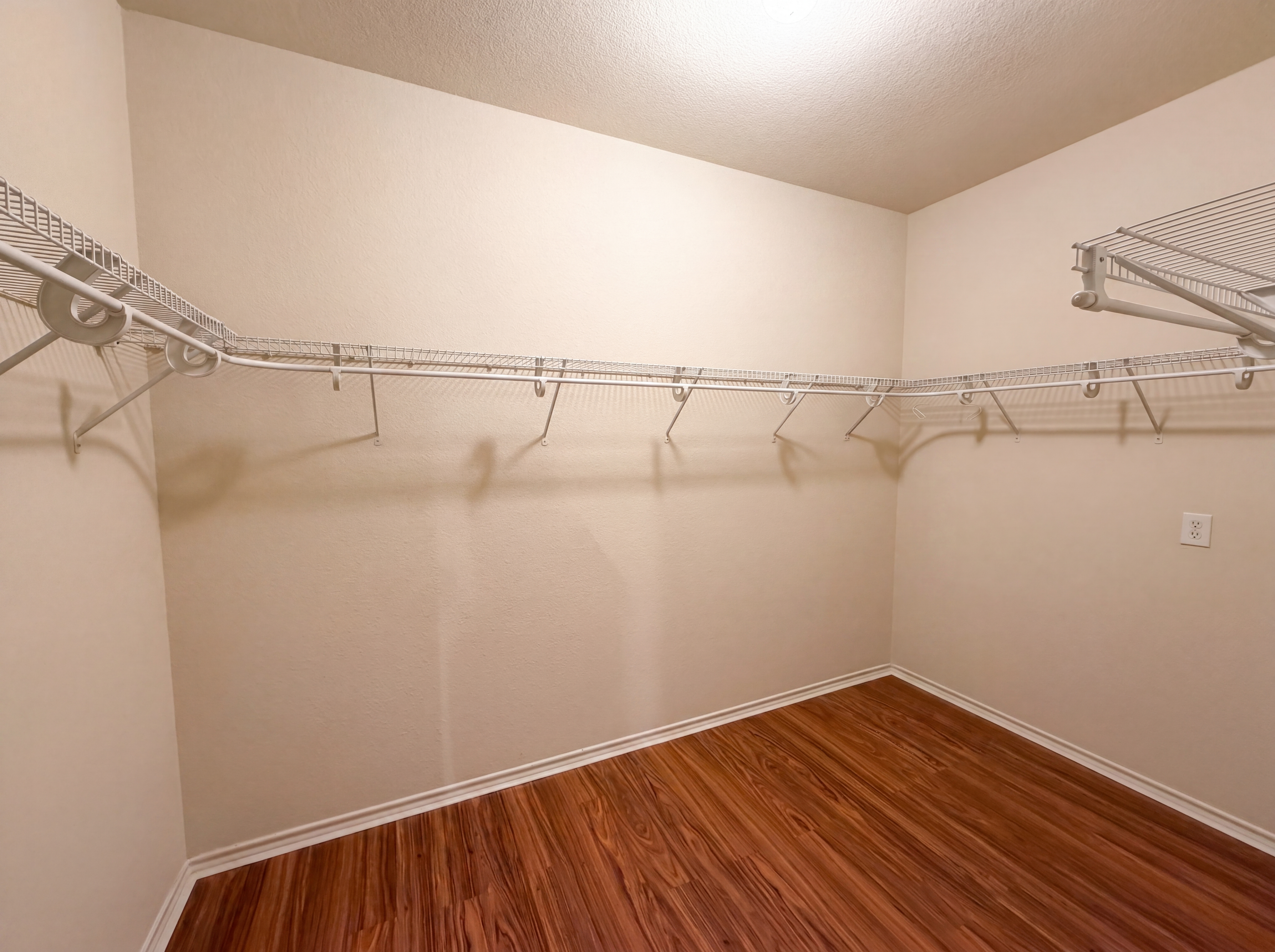 Photo 18 of 20 of 9816 Mullins Crossing Dr, Fort Worth, TX