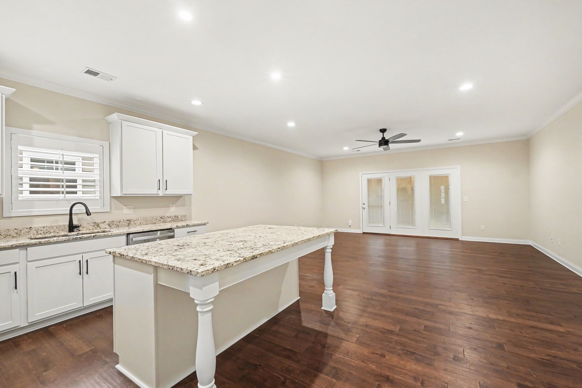 Photo 6 of 16 of 623 Washburn Ave, Louisville, KY