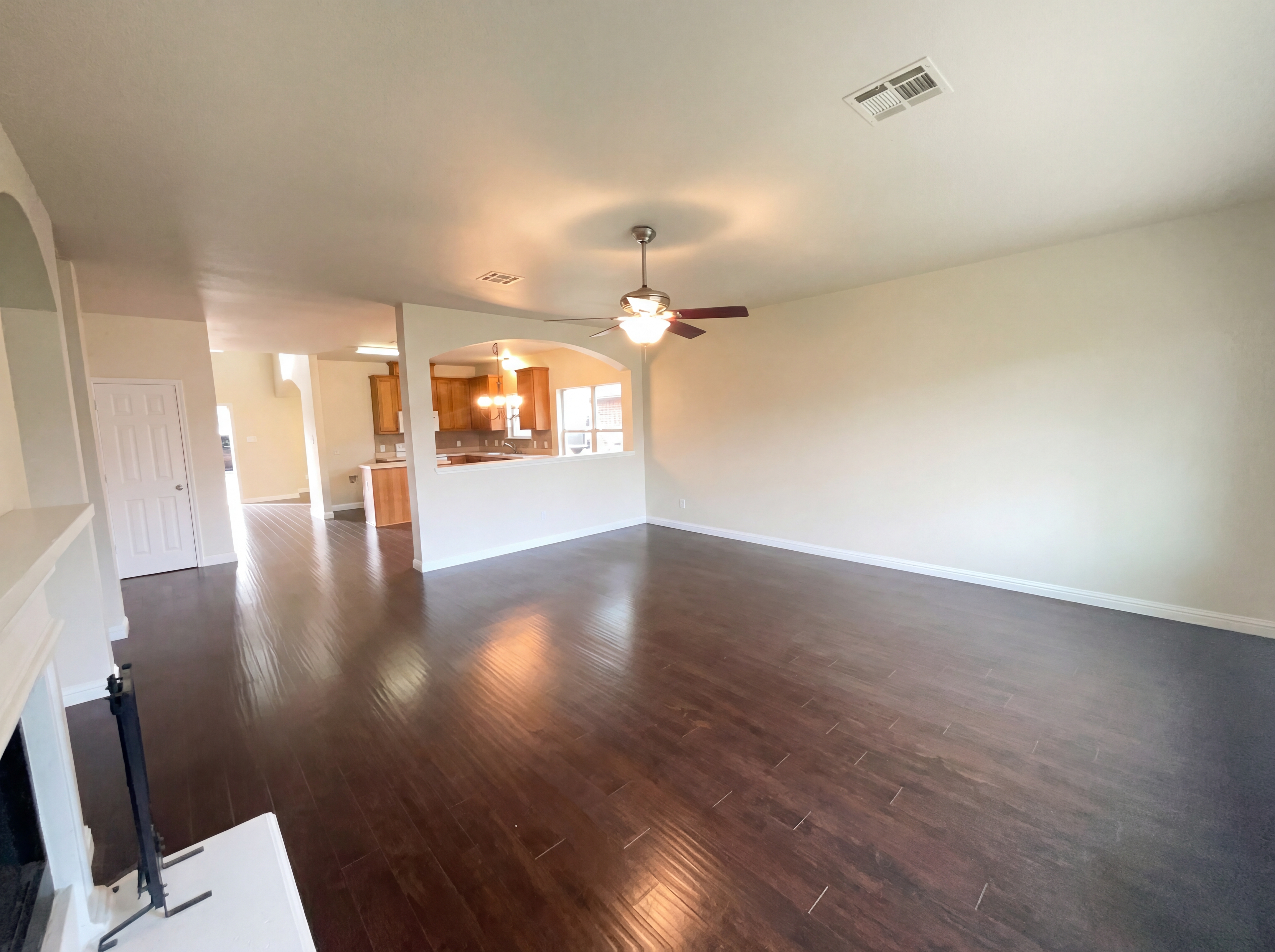 Photo 16 of 26 of 128 Inman Dr, Hutto, TX