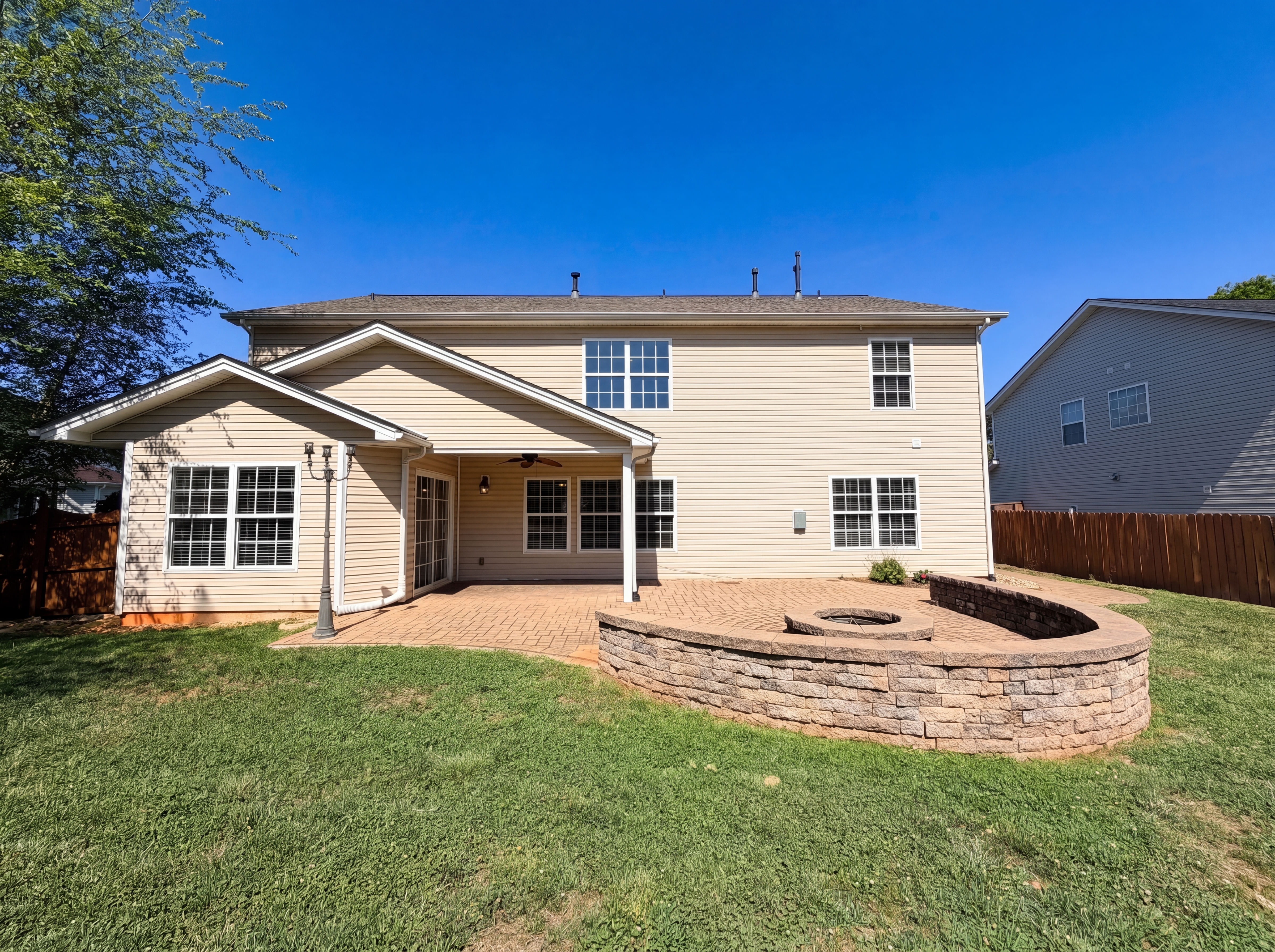 Photo 5 of 23 of 10016 Markus Dr, Mint Hill, NC