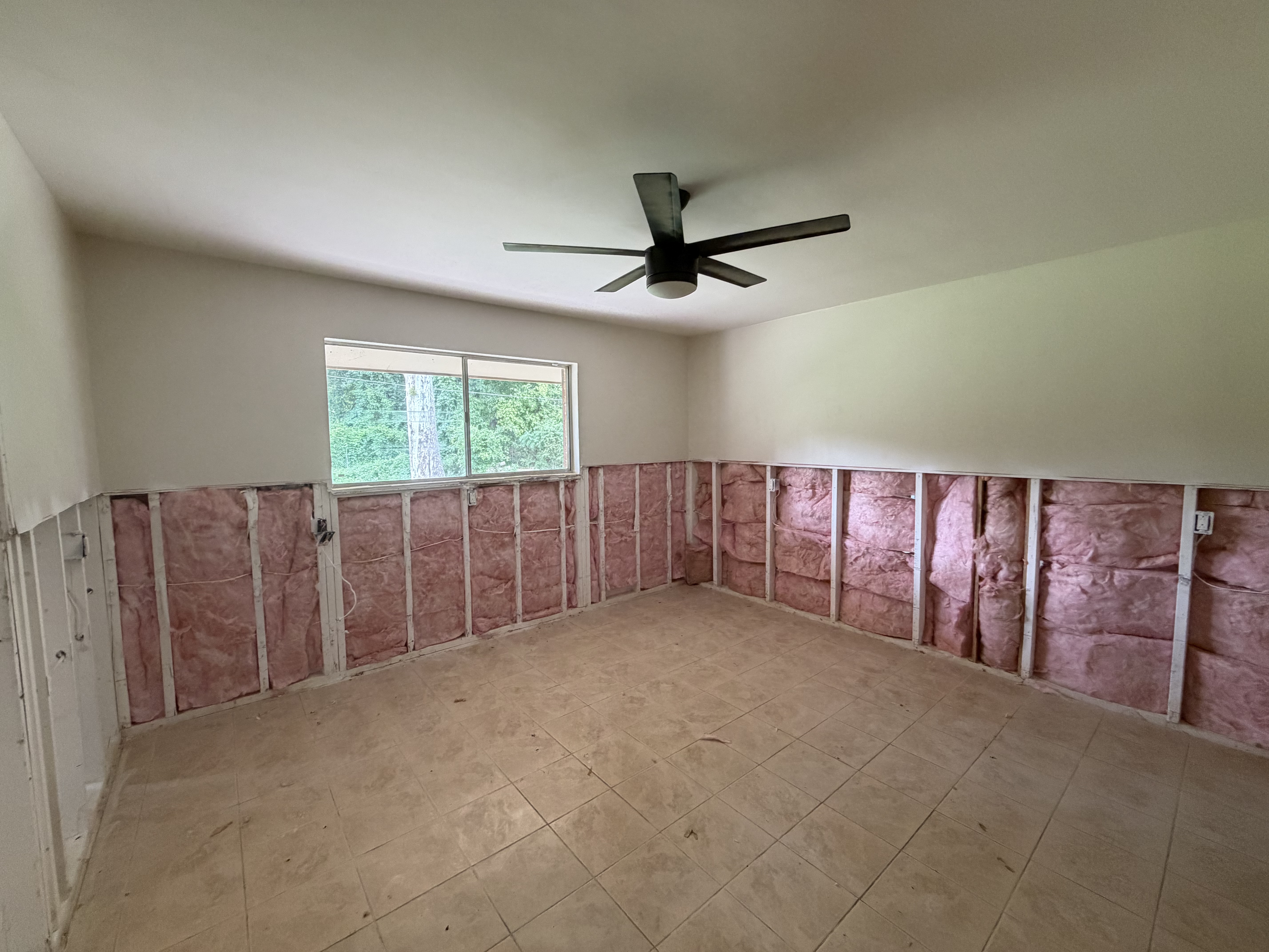 Photo 5 of 17 of 130 S Estes Dr, Chapel Hill, NC