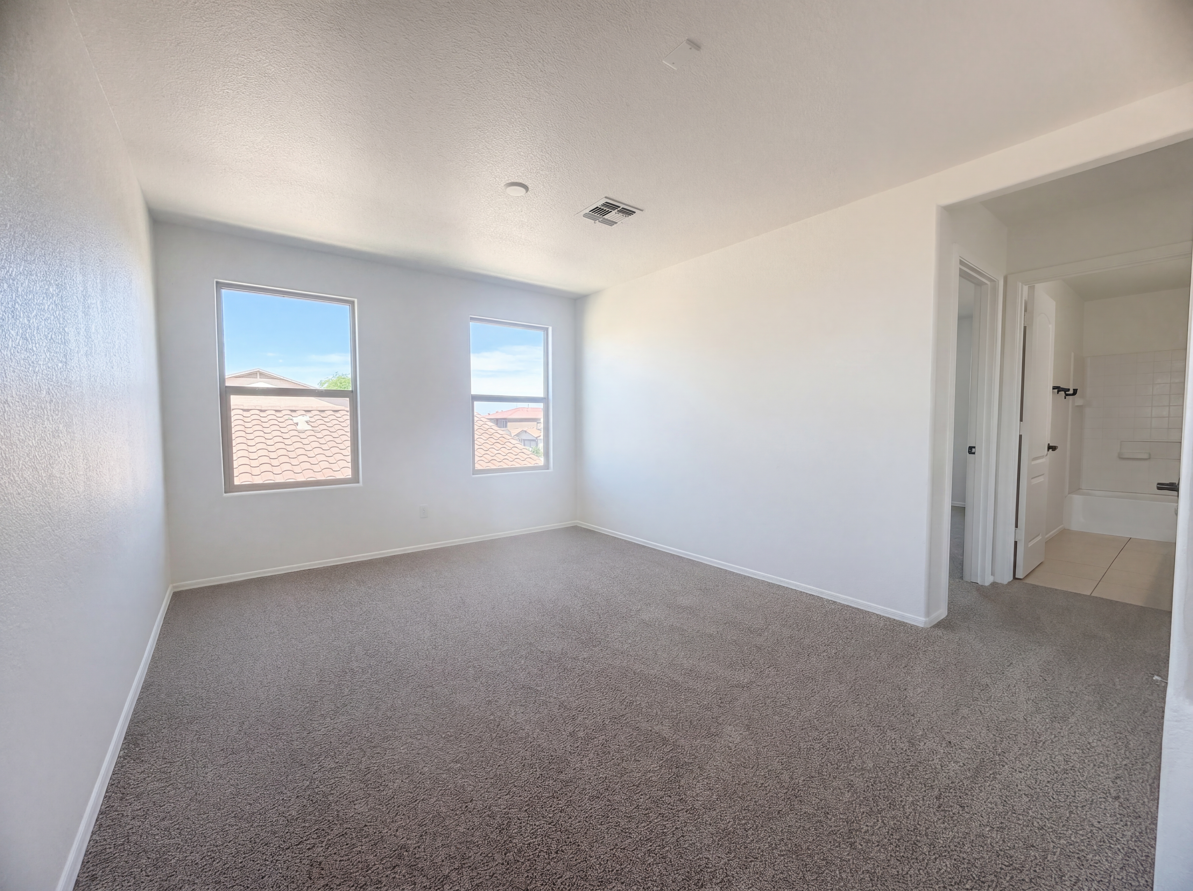 Photo 4 of 18 of 1043 E Daniella Dr, San Tan Valley, AZ