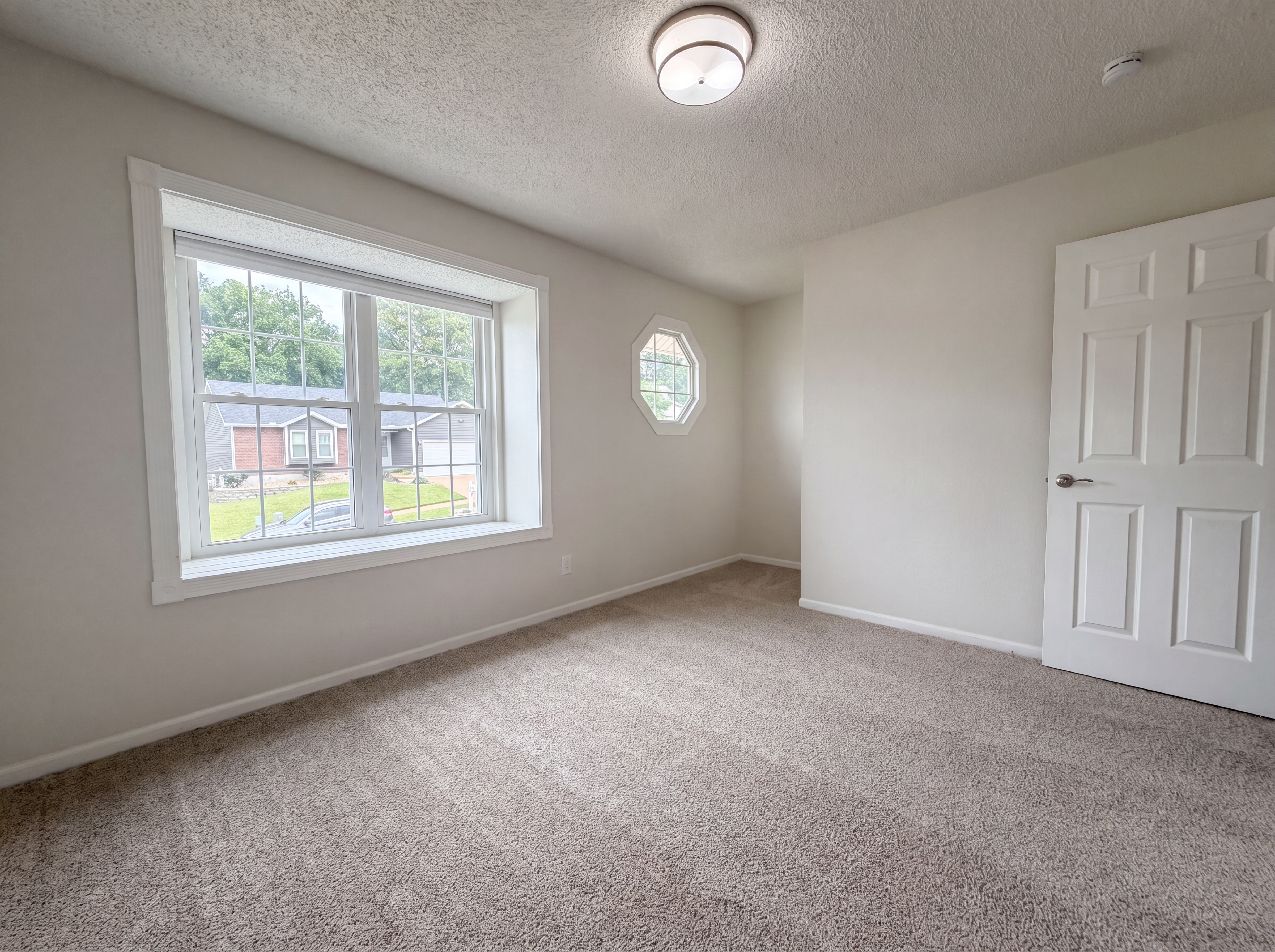 Photo 9 of 21 of 912 Mill Creek Dr, Imperial, MO