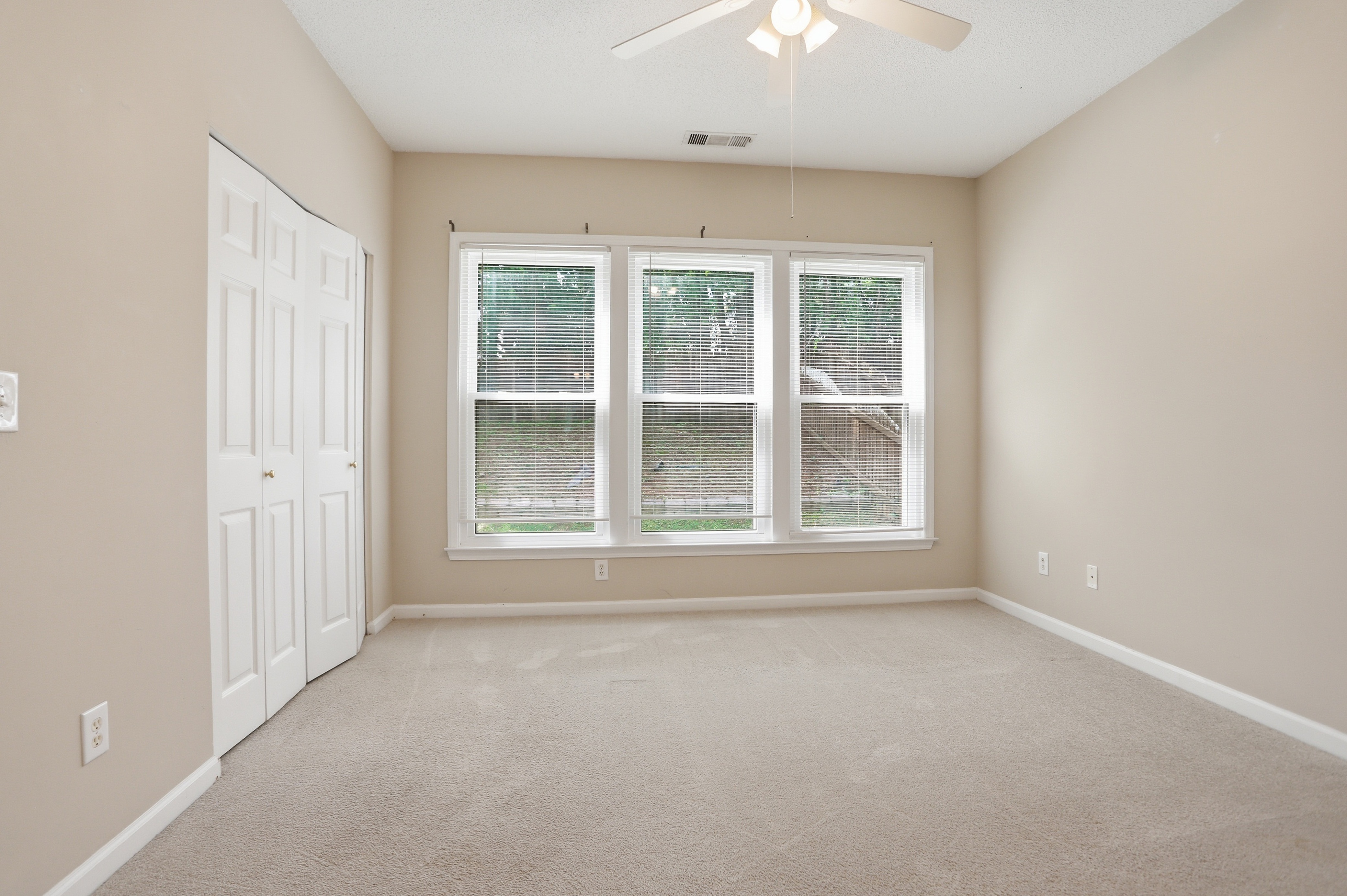 Photo 15 of 30 of 1635 Heyford Cir NW, Kennesaw, GA