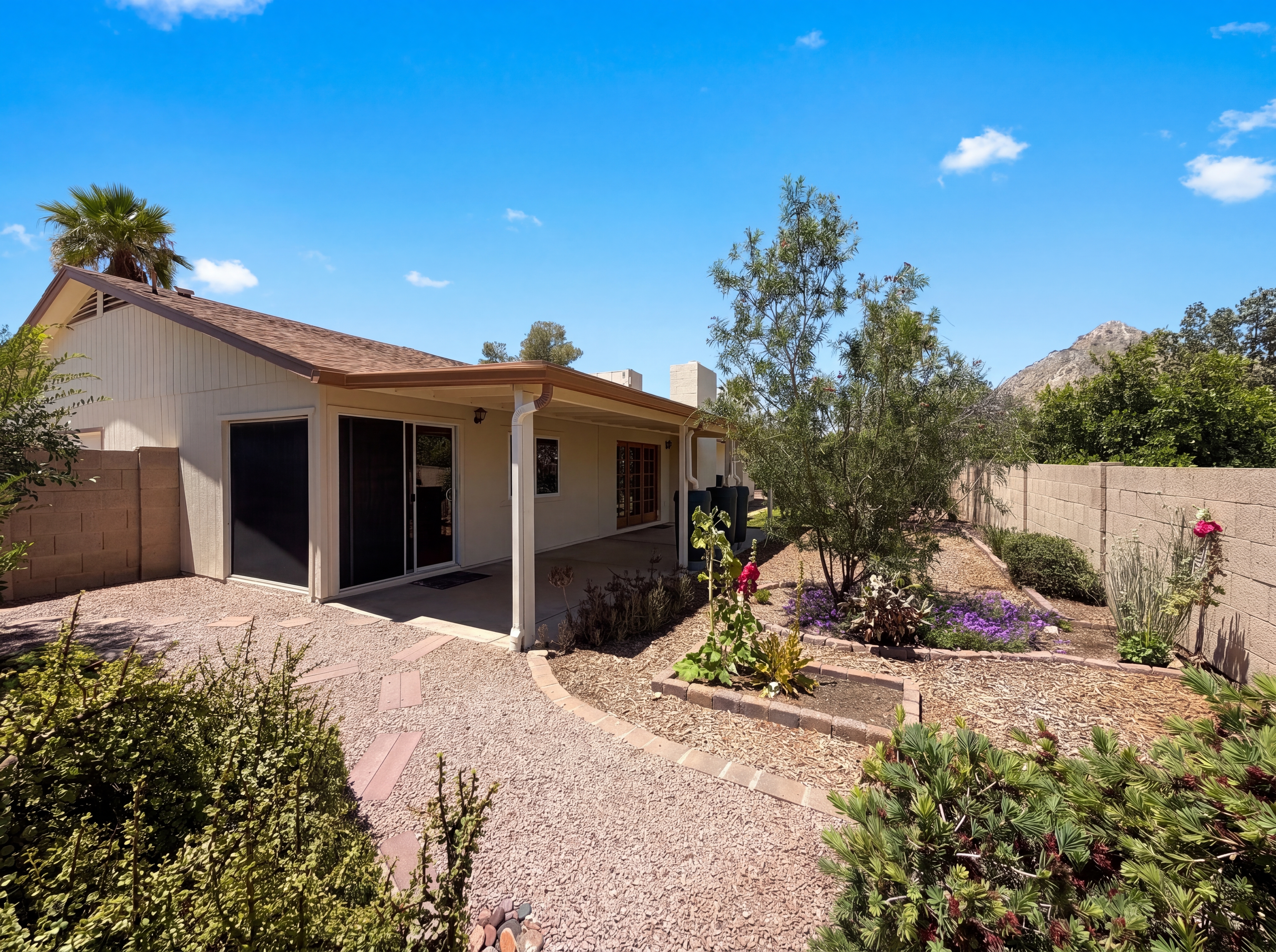Photo 5 of 24 of 2346 E Mescal St, Phoenix, AZ
