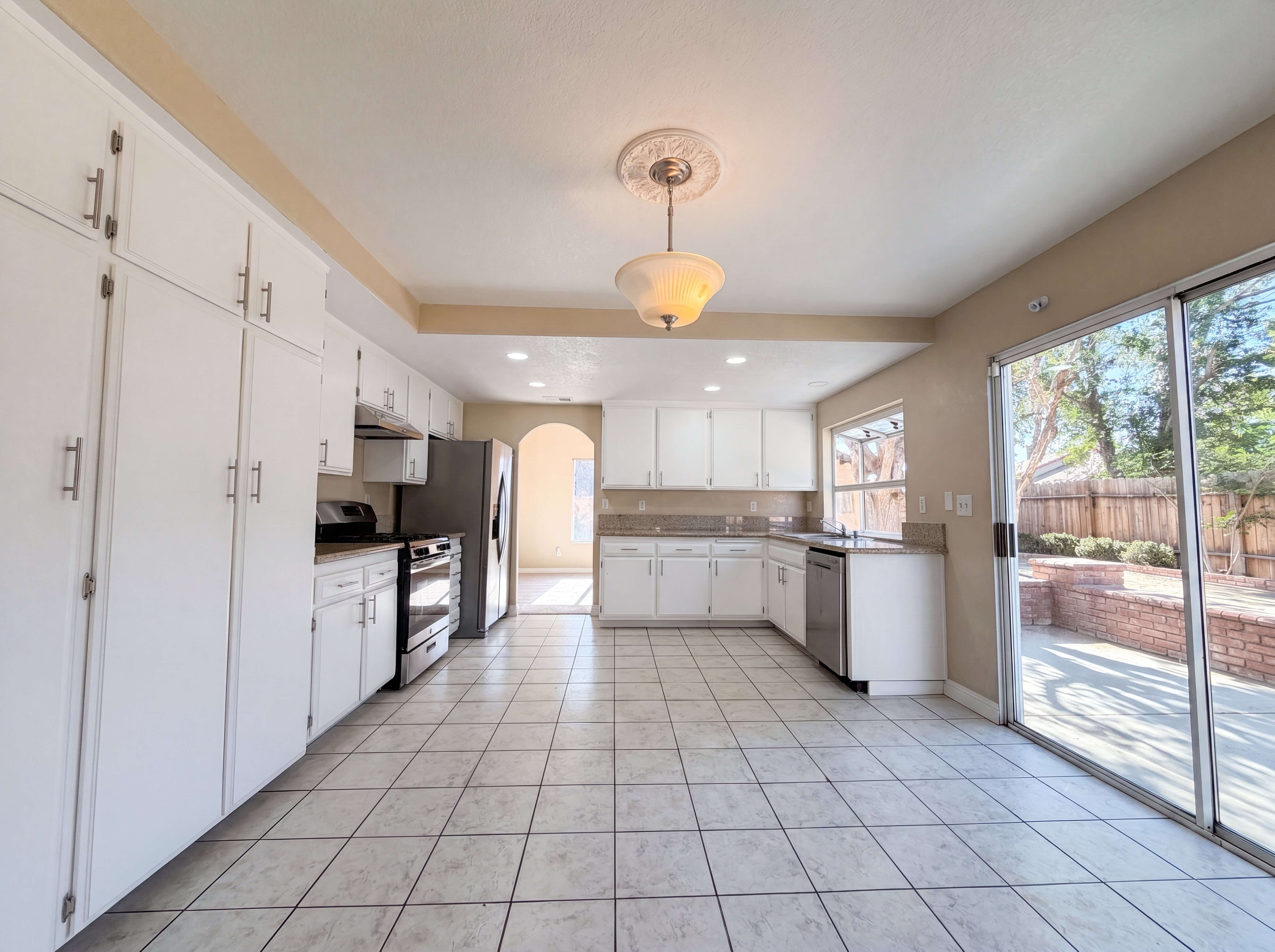 Photo 7 of 28 of 5545 W Avenue L6, Lancaster, CA