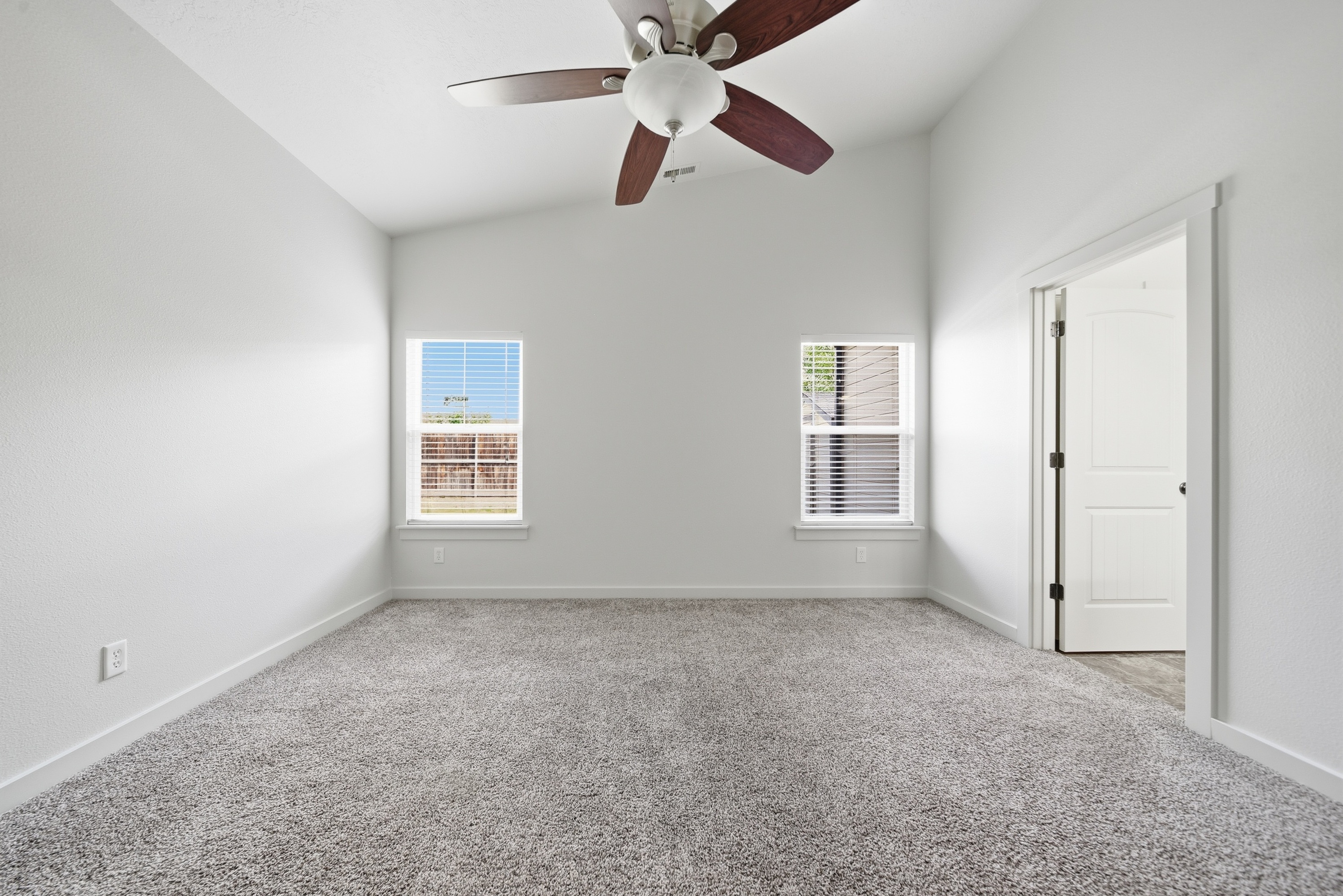 Photo 4 of 28 of 5952 S Red Crest Ave, Boise, ID