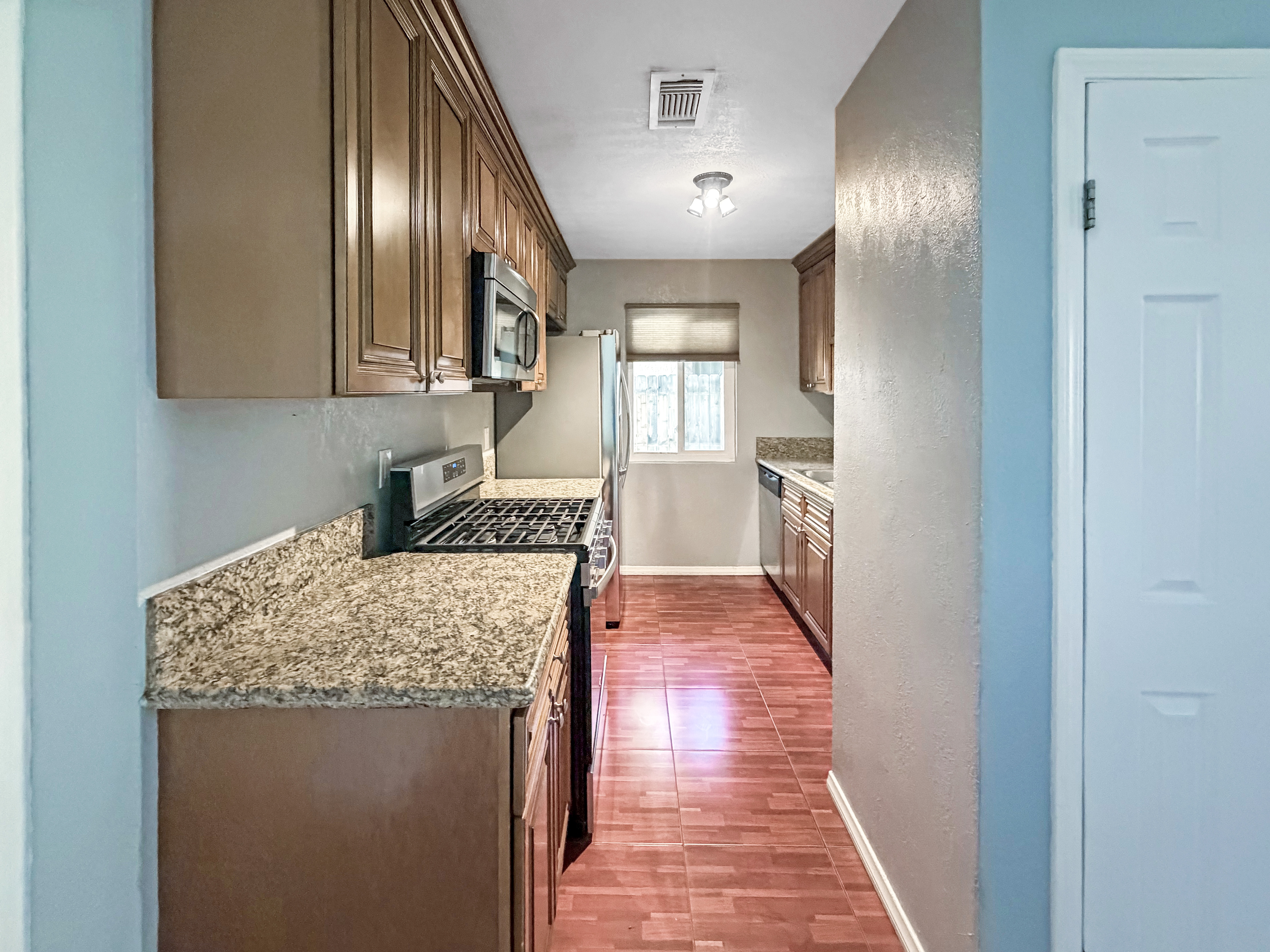 Photo 8 of 16 of 815 Quail Dr, Lake Elsinore, CA