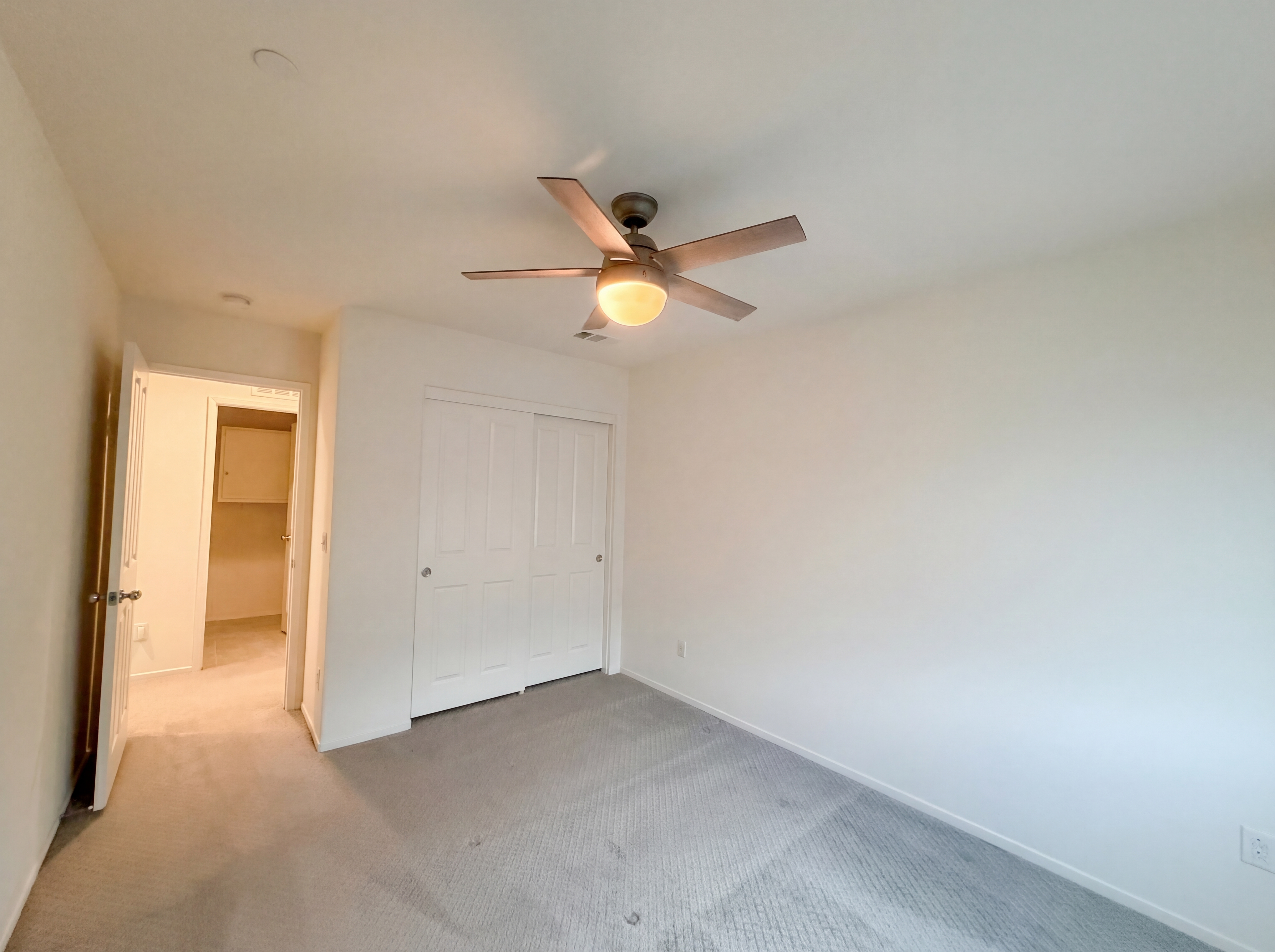 Photo 4 of 22 of 24266 Hazelnut Ave, Murrieta, CA