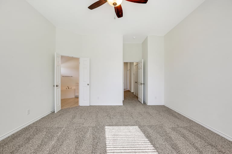 Photo 15 of 27 - 1104 Hidden Lake Dr, Burleson, TX 76028