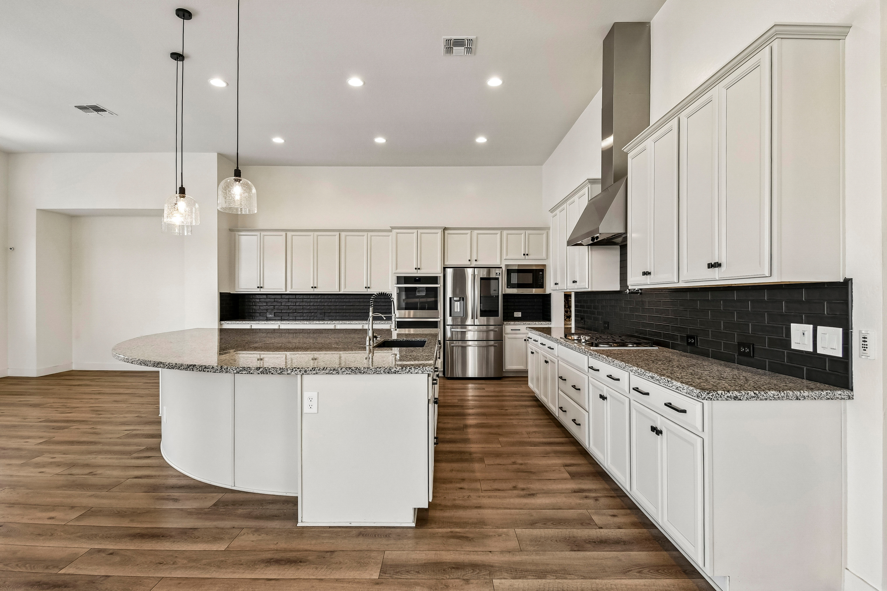 Photo 9 of 32 of 6138 S Granite St, Gilbert, AZ