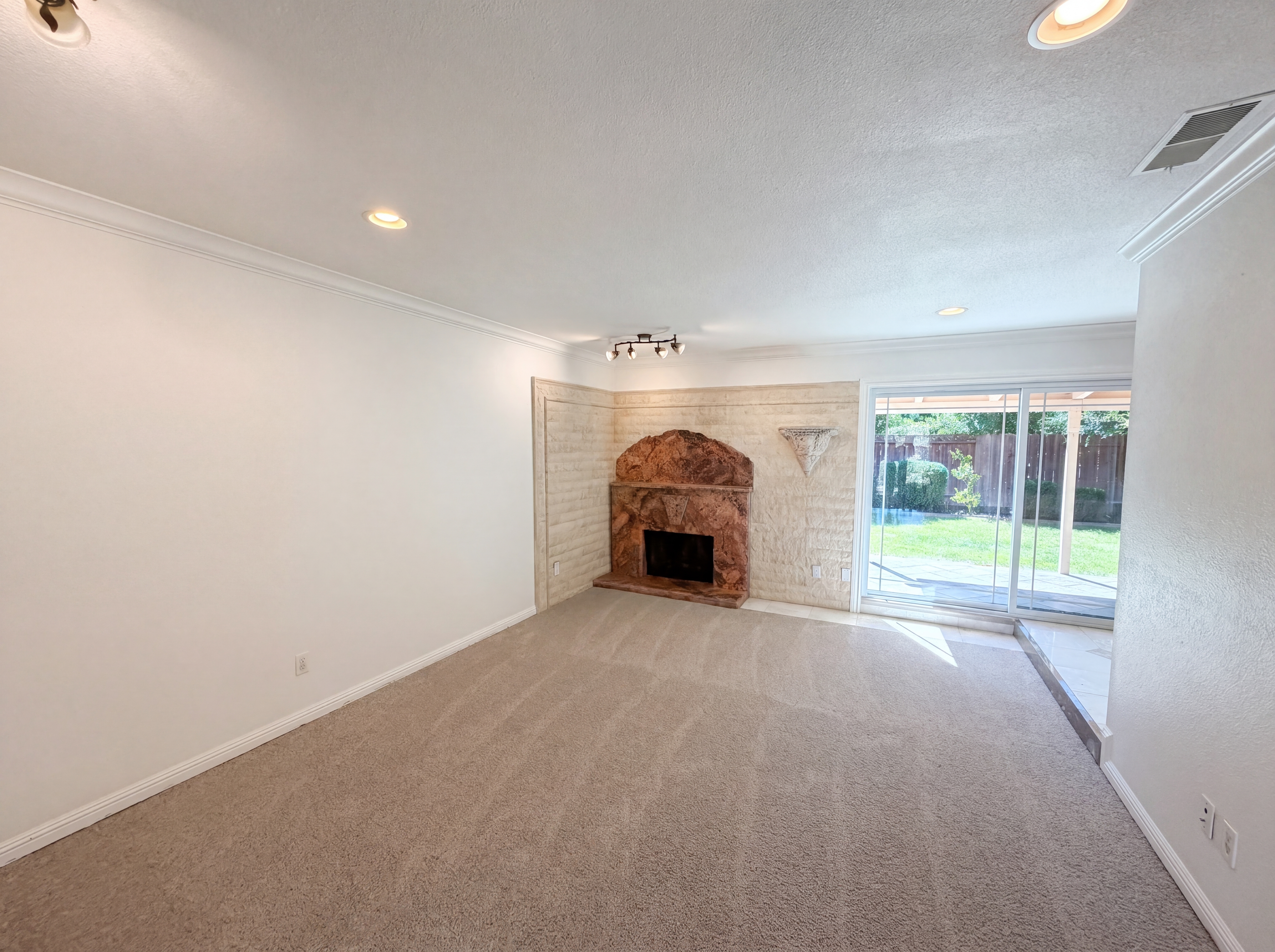 Photo 3 of 23 of 9534 Brakeman Ct, Sacramento, CA