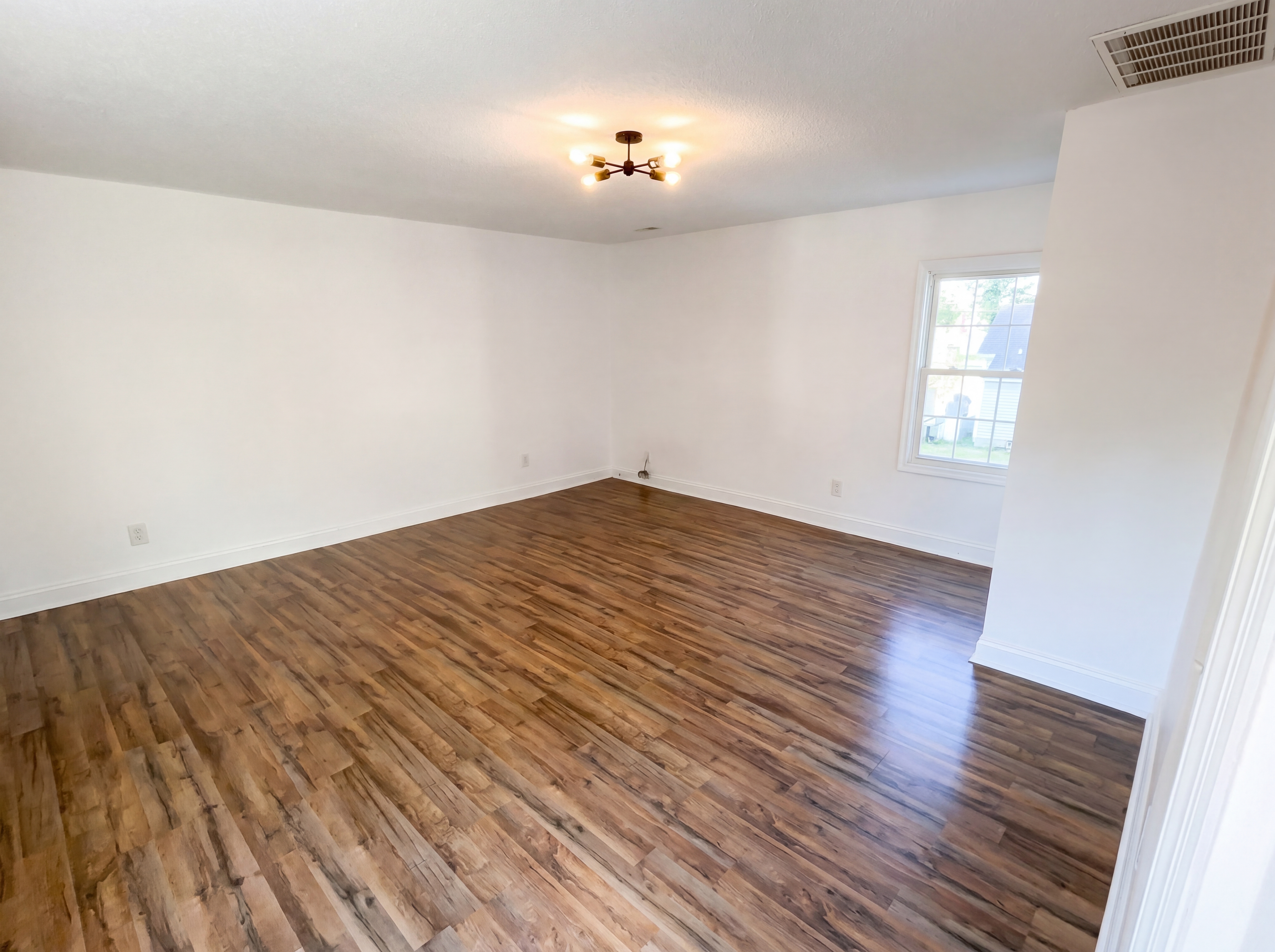 Photo 9 of 18 of 410 Madison St, Roanoke Rapids, NC