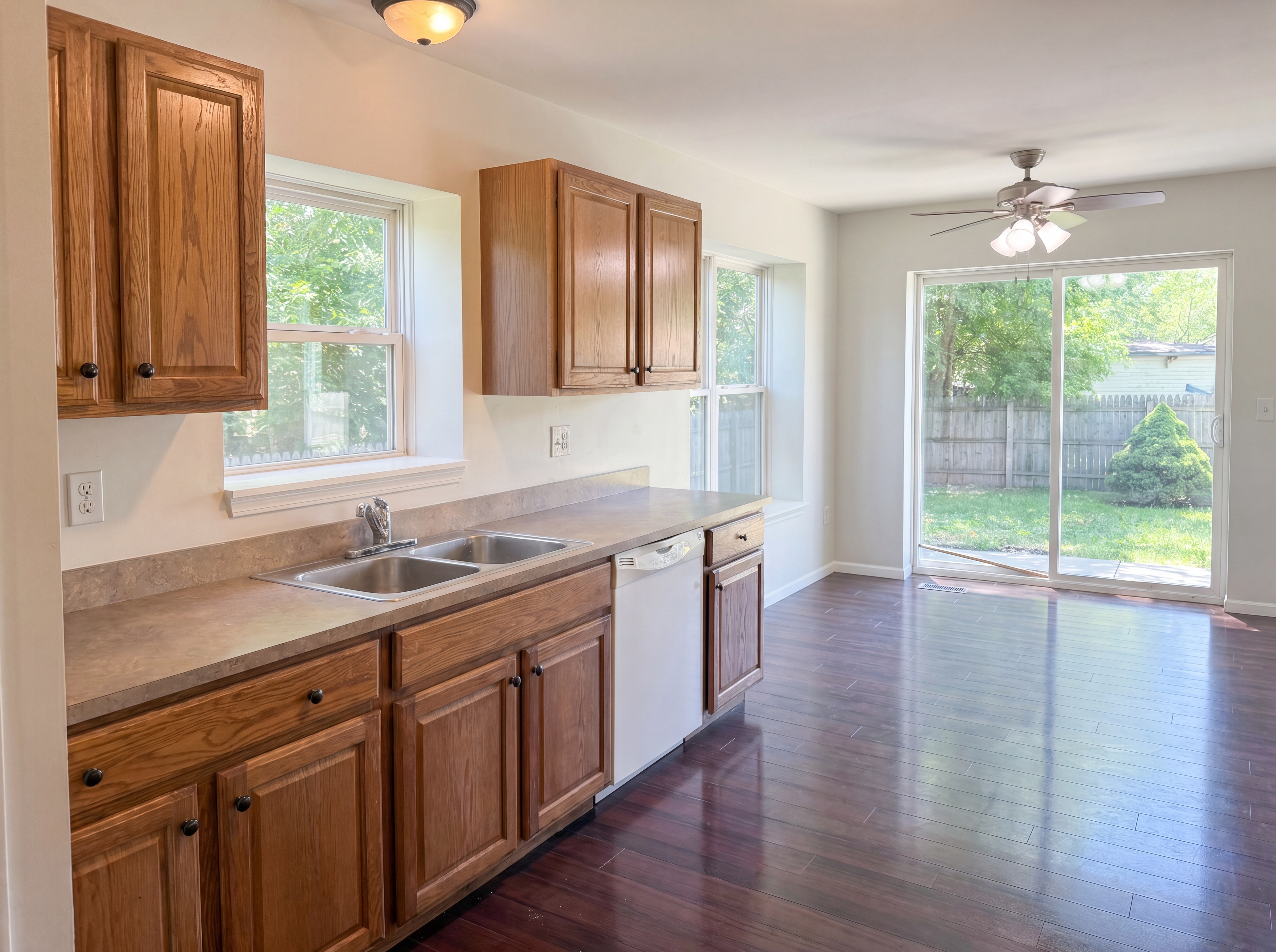 Photo 17 of 21 of 42724 North Walnut St, Clinton Township, MI