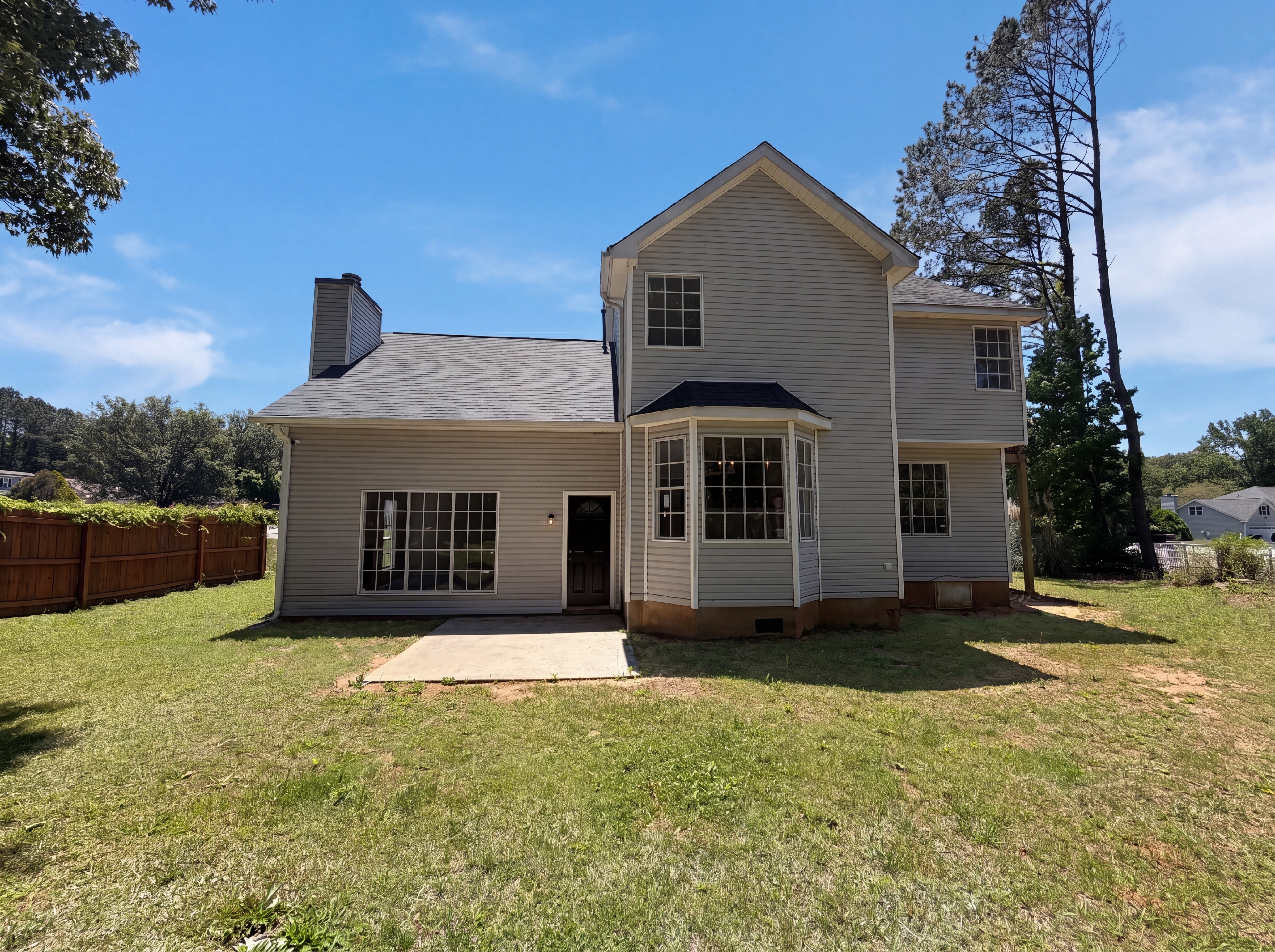 Photo 5 of 20 of 6296 Laurel Green Dr, Lithonia, GA