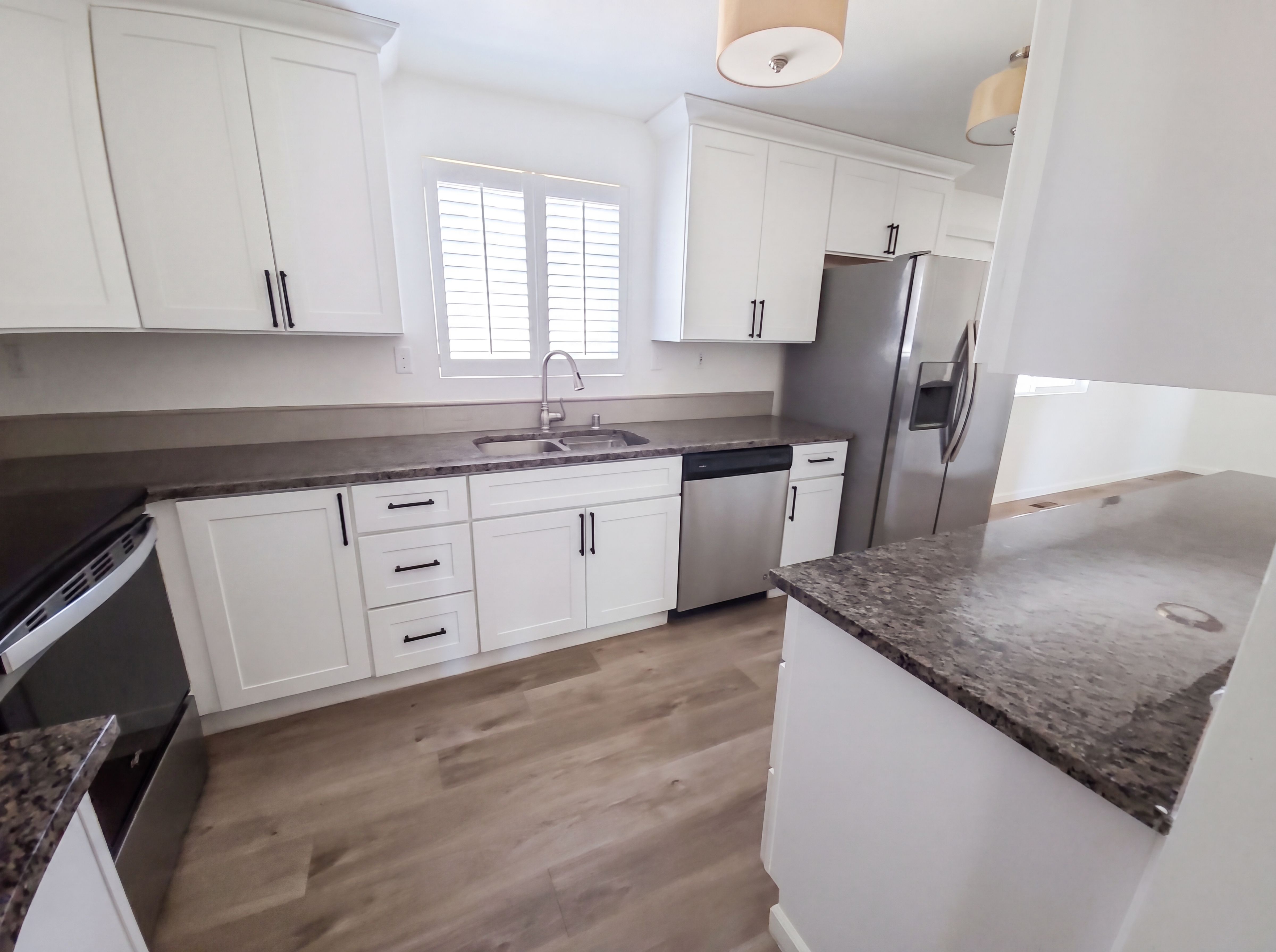 Photo 2 of 16 of 2508 W Francis Ave, Spokane, WA