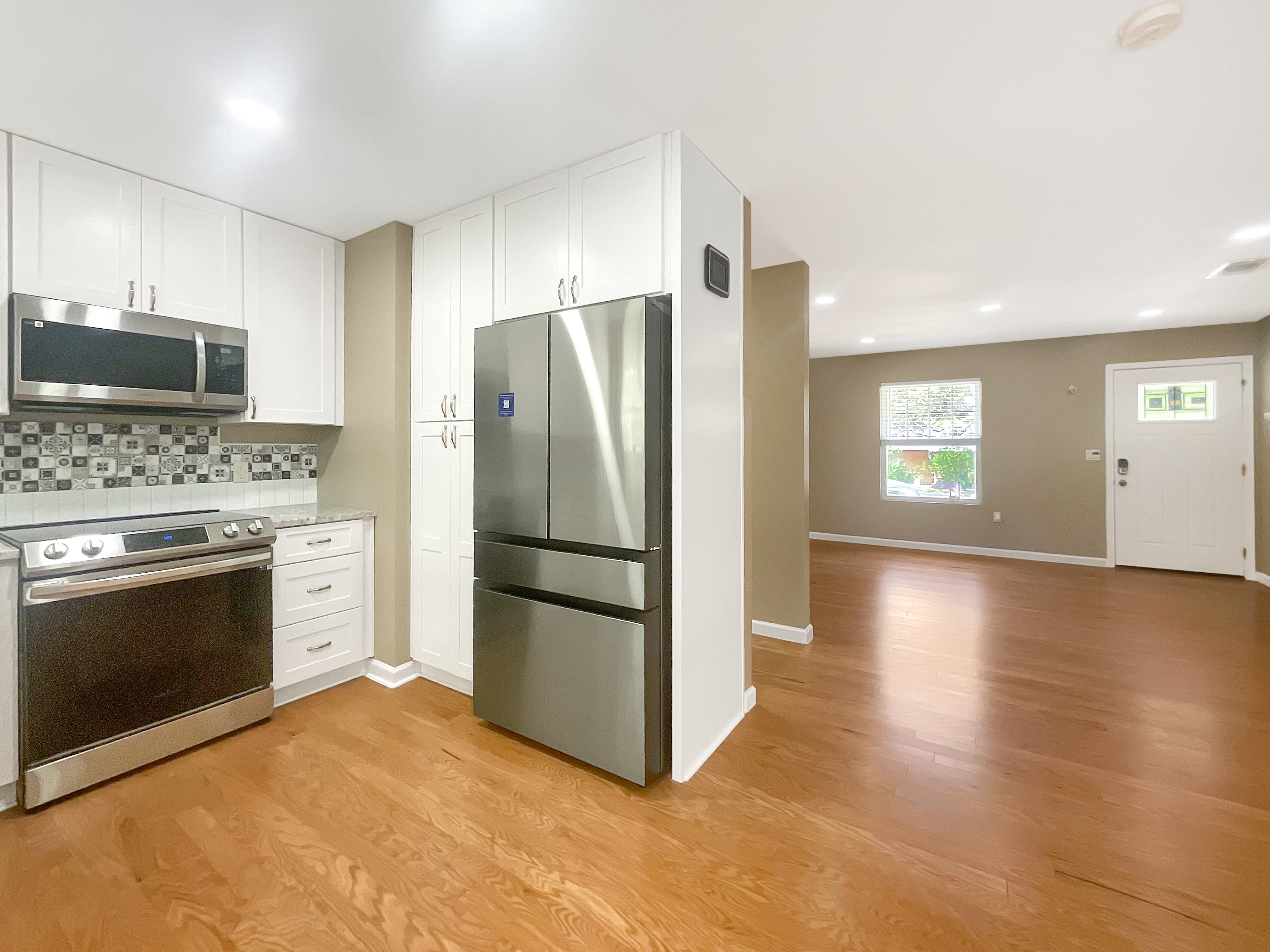Photo 7 of 21 of 8801 Parkfield Dr, Austin, TX