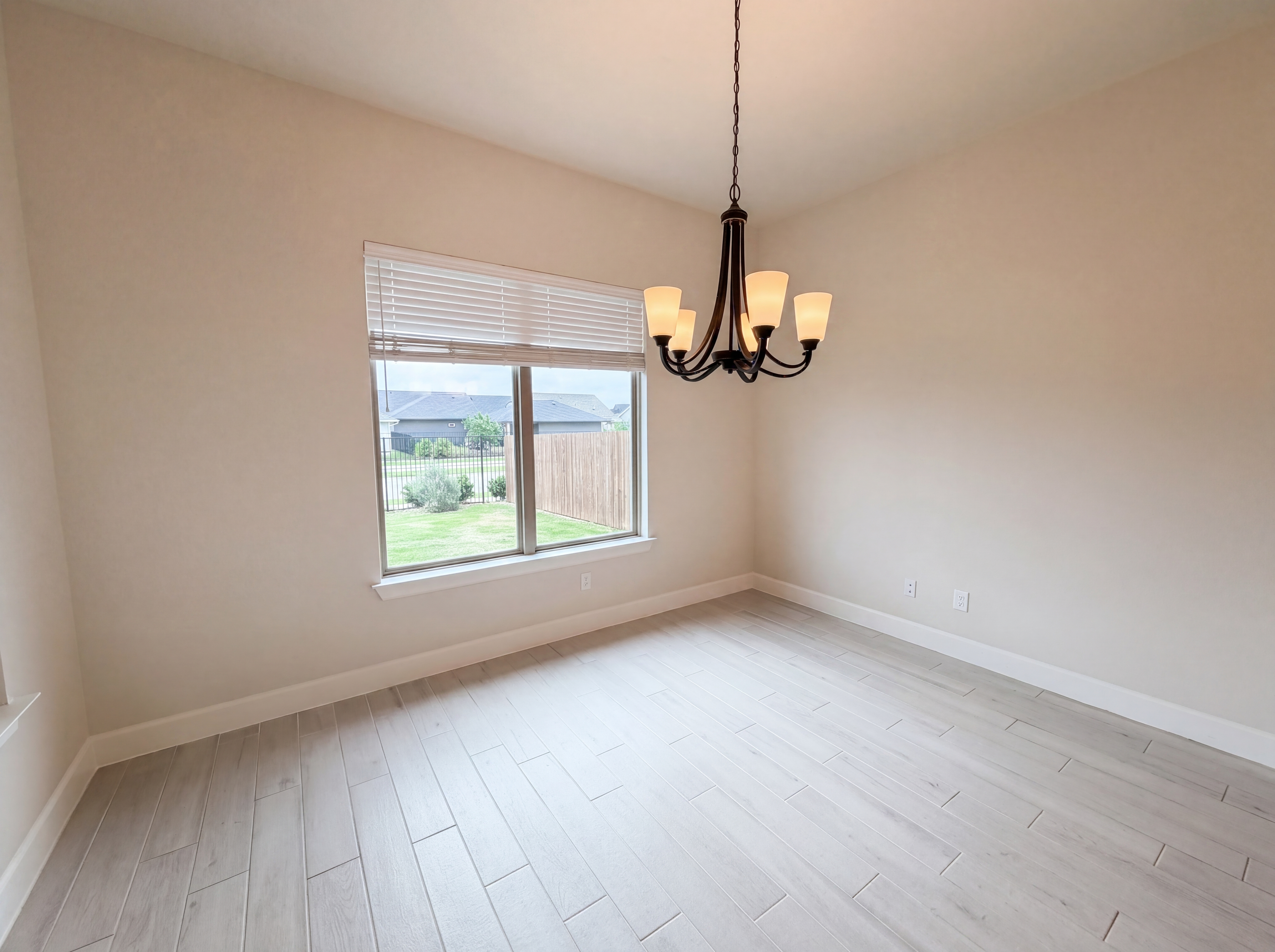 Photo 8 of 19 of 612 Wood Brook Ln, Burleson, TX