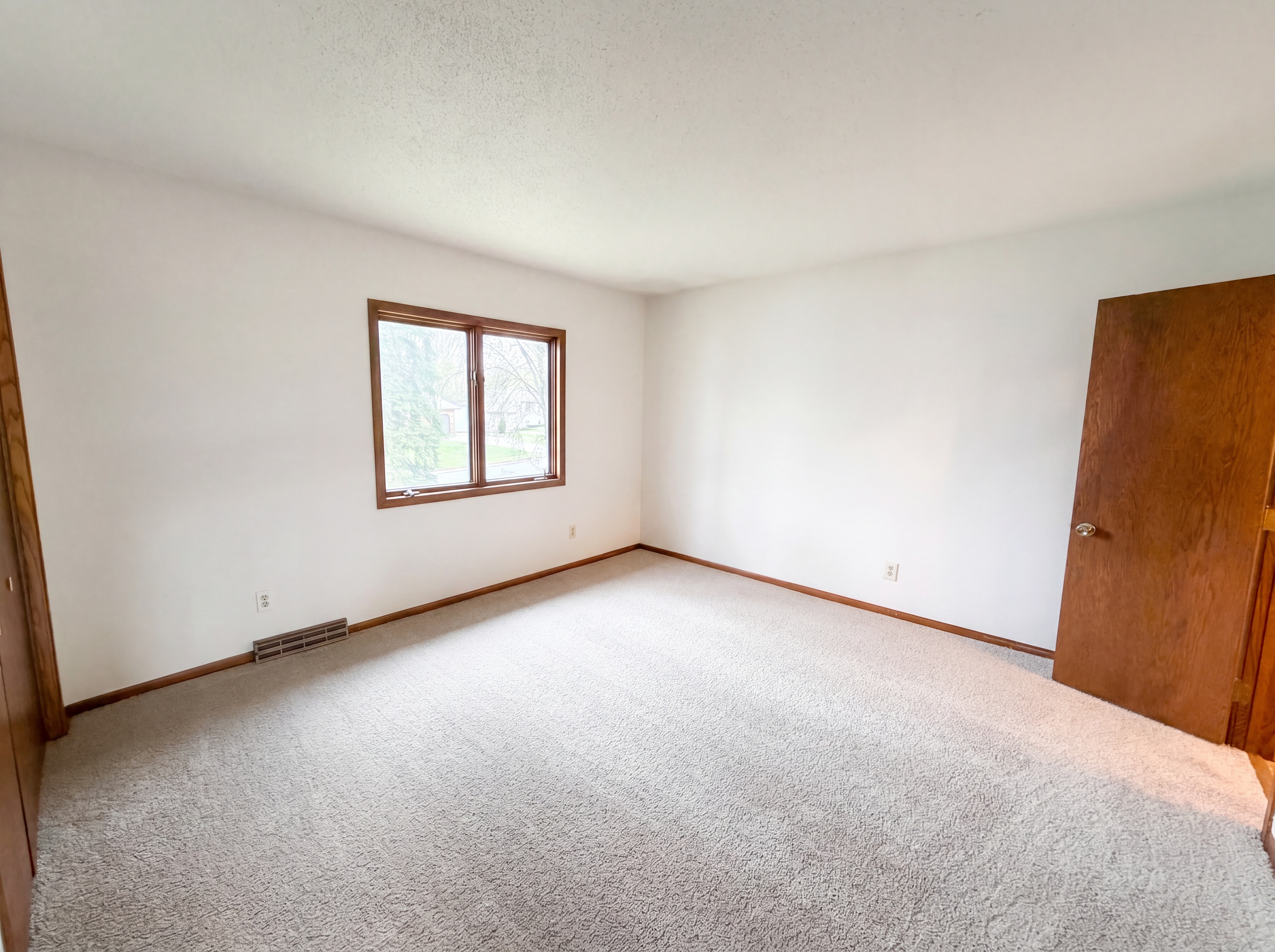 Photo 14 of 27 of 14012 Underclift St NW, Andover, MN