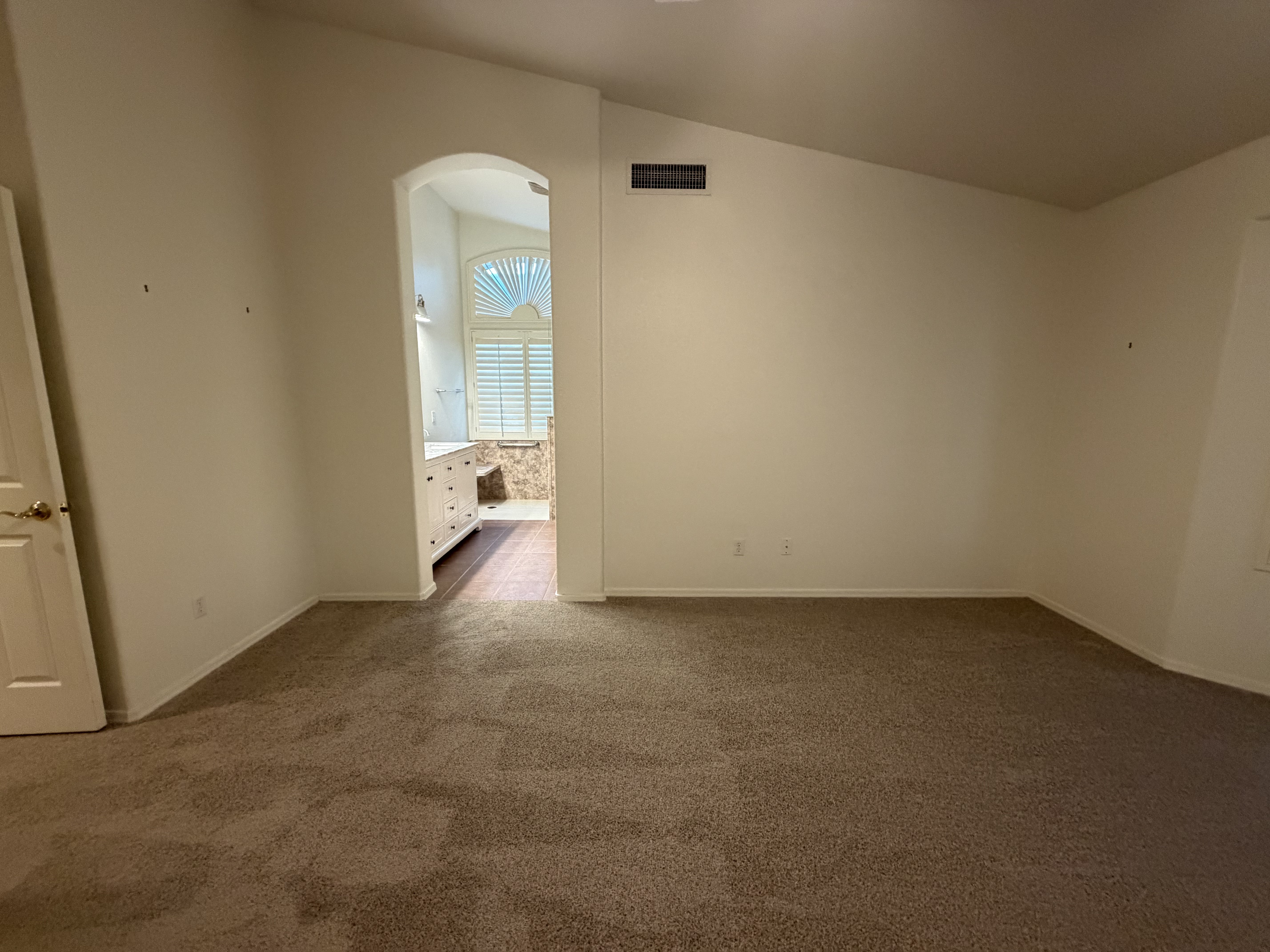 Photo 14 of 27 of 7925 W Harmony Ln, Peoria, AZ