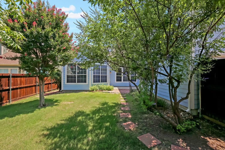 Photo 5 of 27 - 8601 Olmstead Ter, North Richland Hills, TX 76180