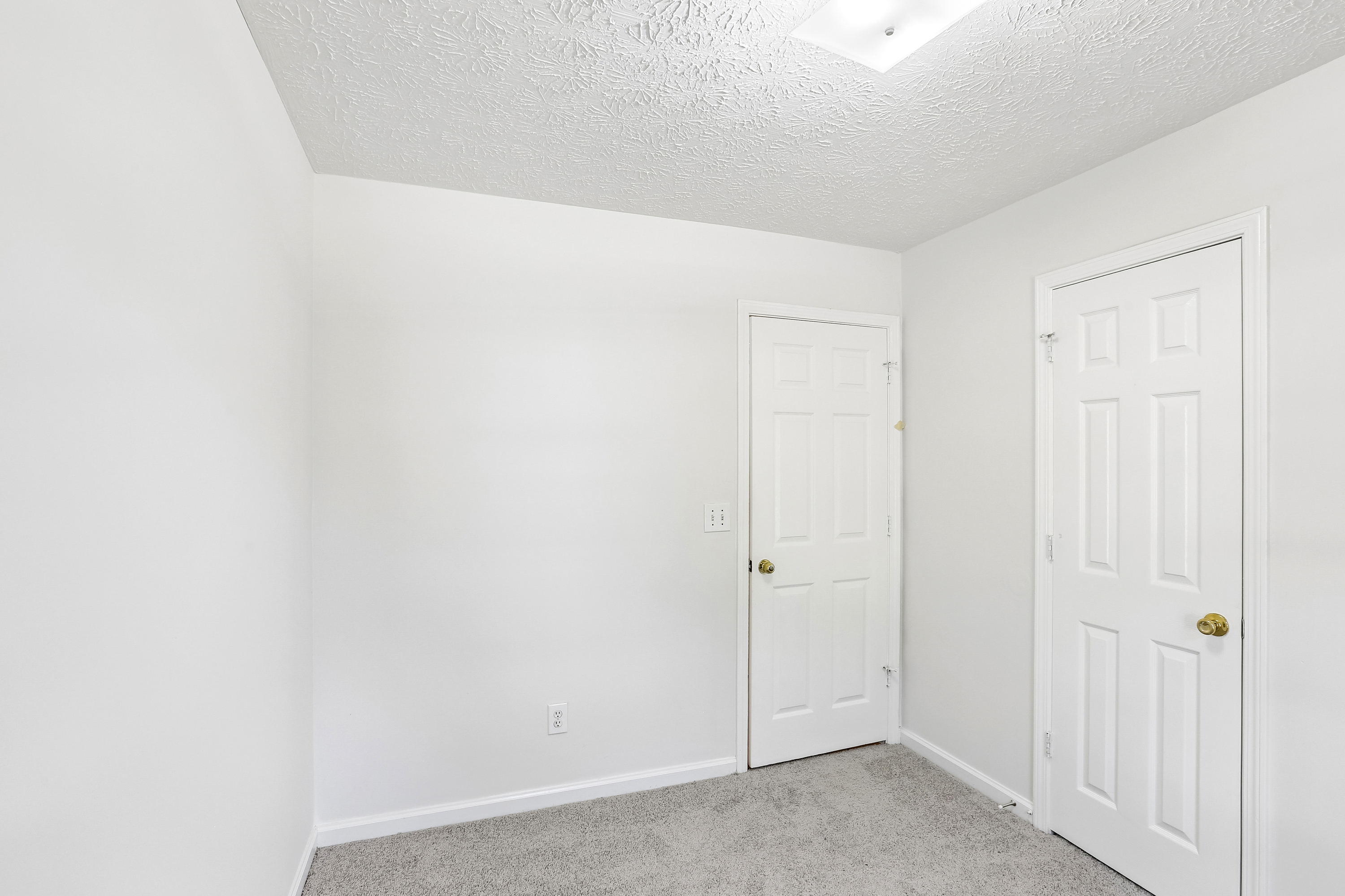 Photo 23 of 47 of 5511 Pond Mill Ct, Flowery Branch, GA