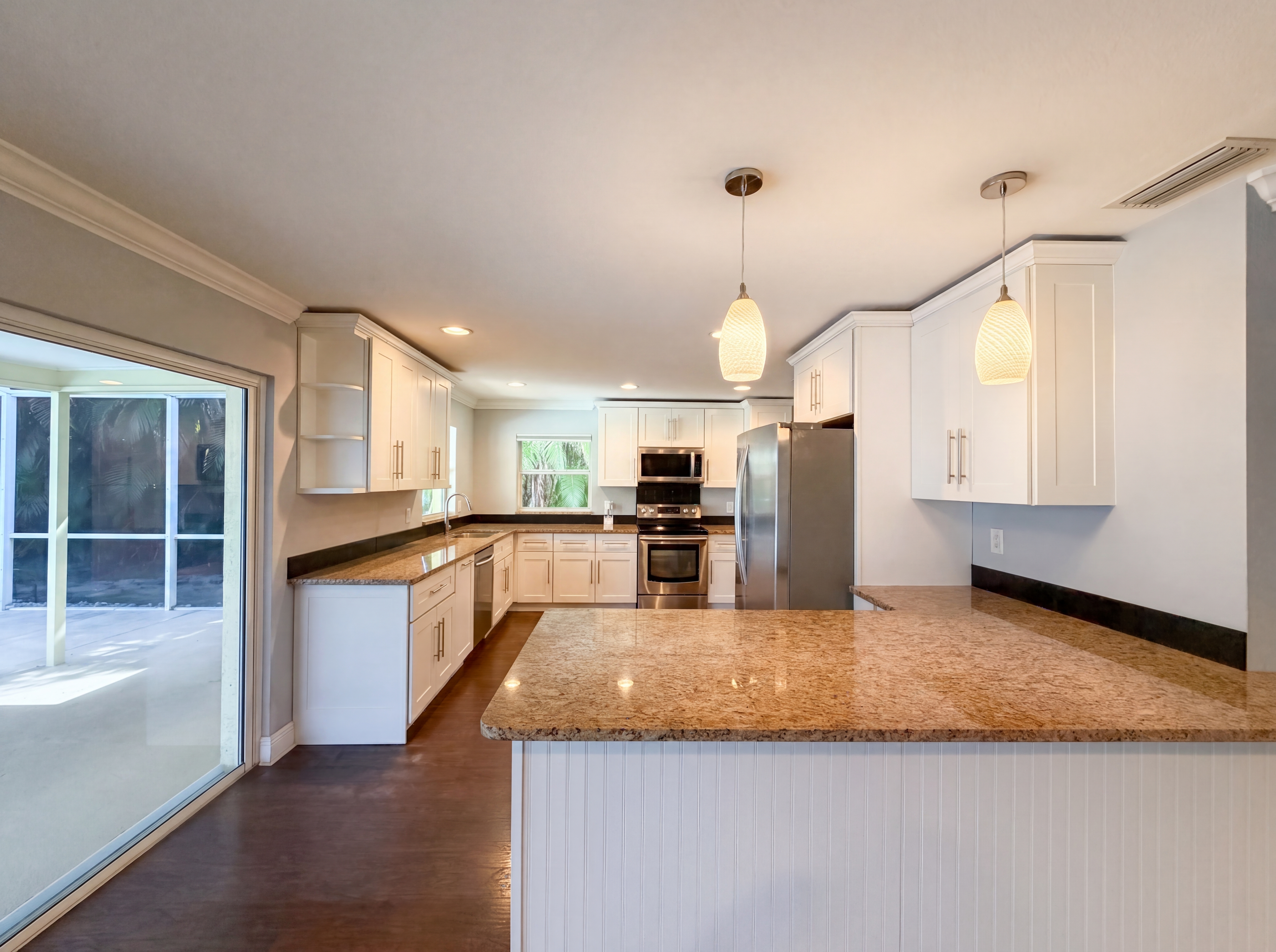 Photo 2 of 33 of 5644 Eichen Cir W, Fort Myers, FL