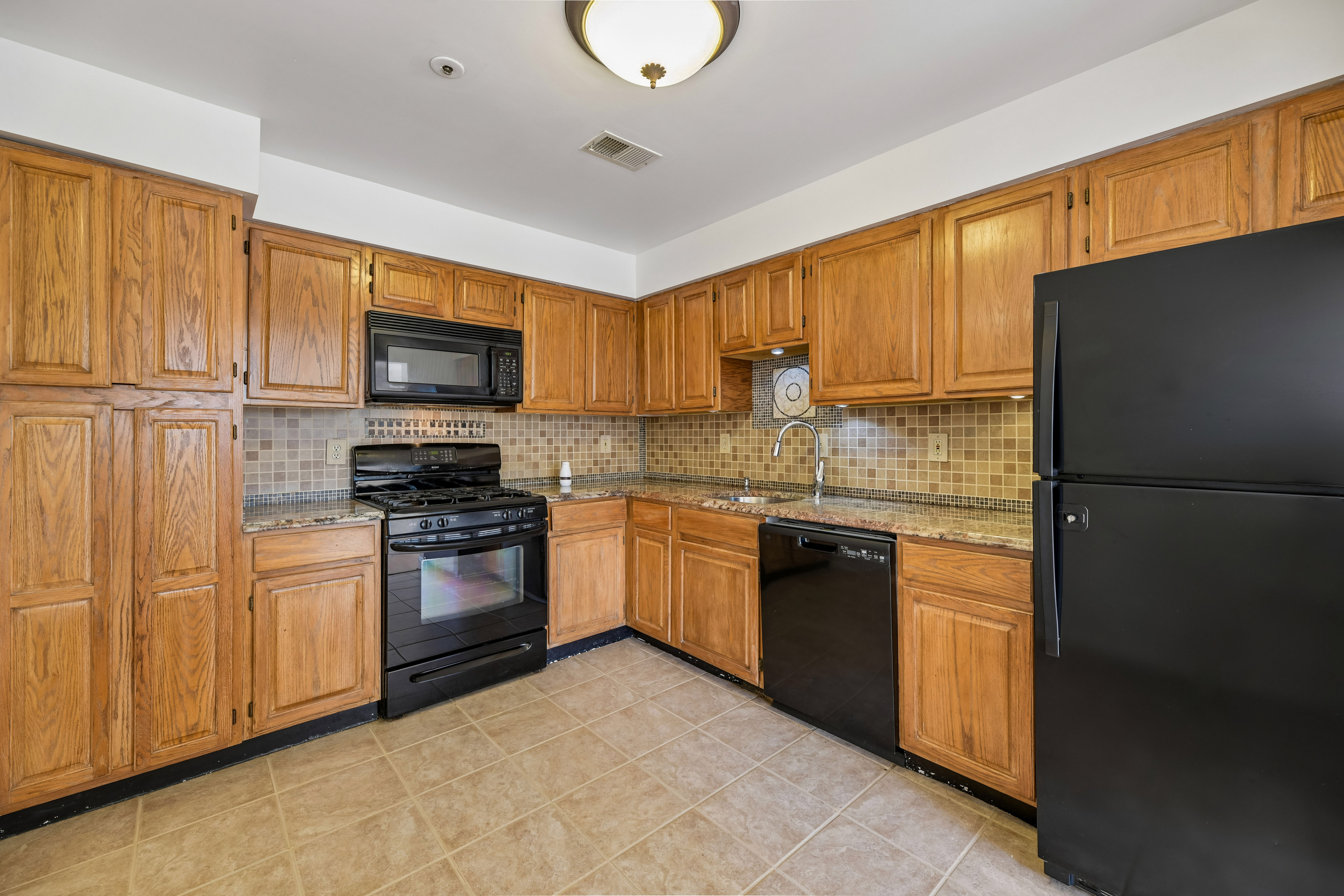 Photo 3 of 48 of 11128 Stagestone Way, Manassas, VA
