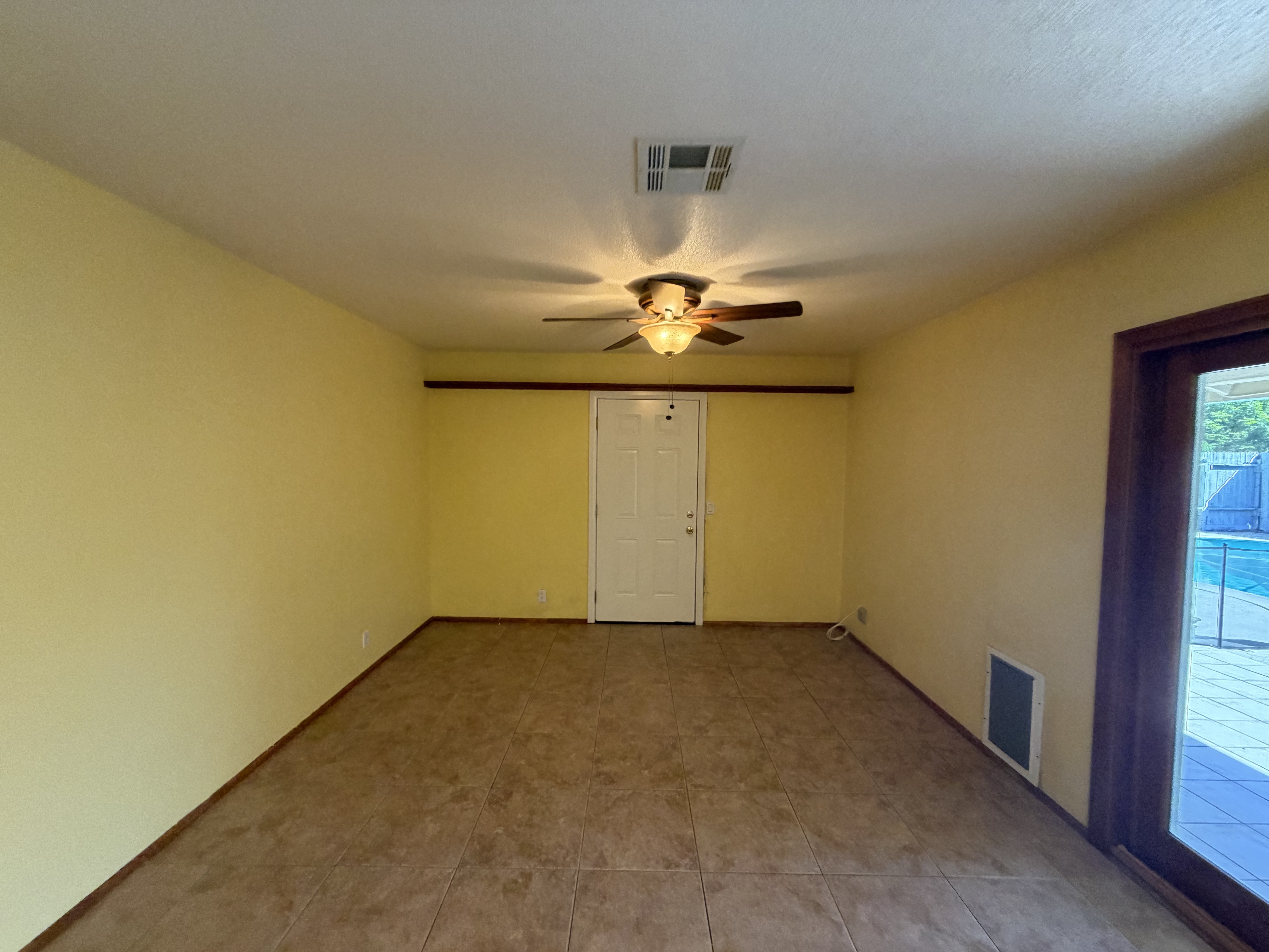 Photo 3 of 23 of 41219 Tava Ln, Hemet, CA