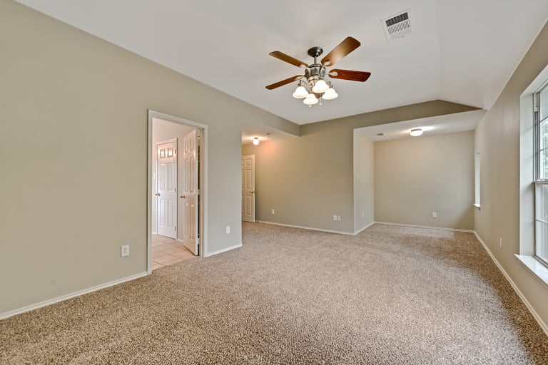 Photo 3 of 27 - 6808 Oak Falls Dr, McKinney, TX 75070