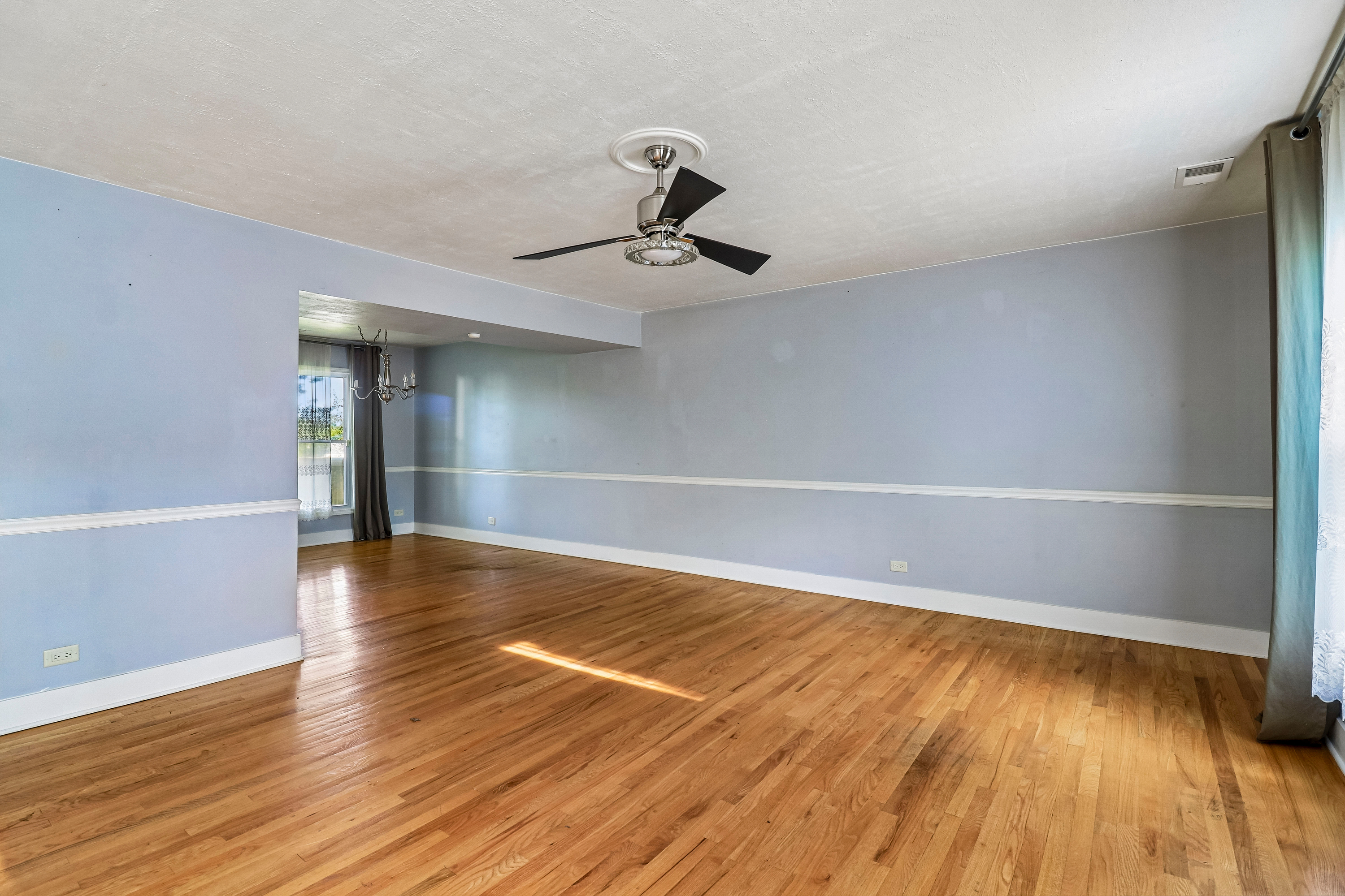 Photo 18 of 39 of 702 Buffalo Cir, Carol Stream, IL