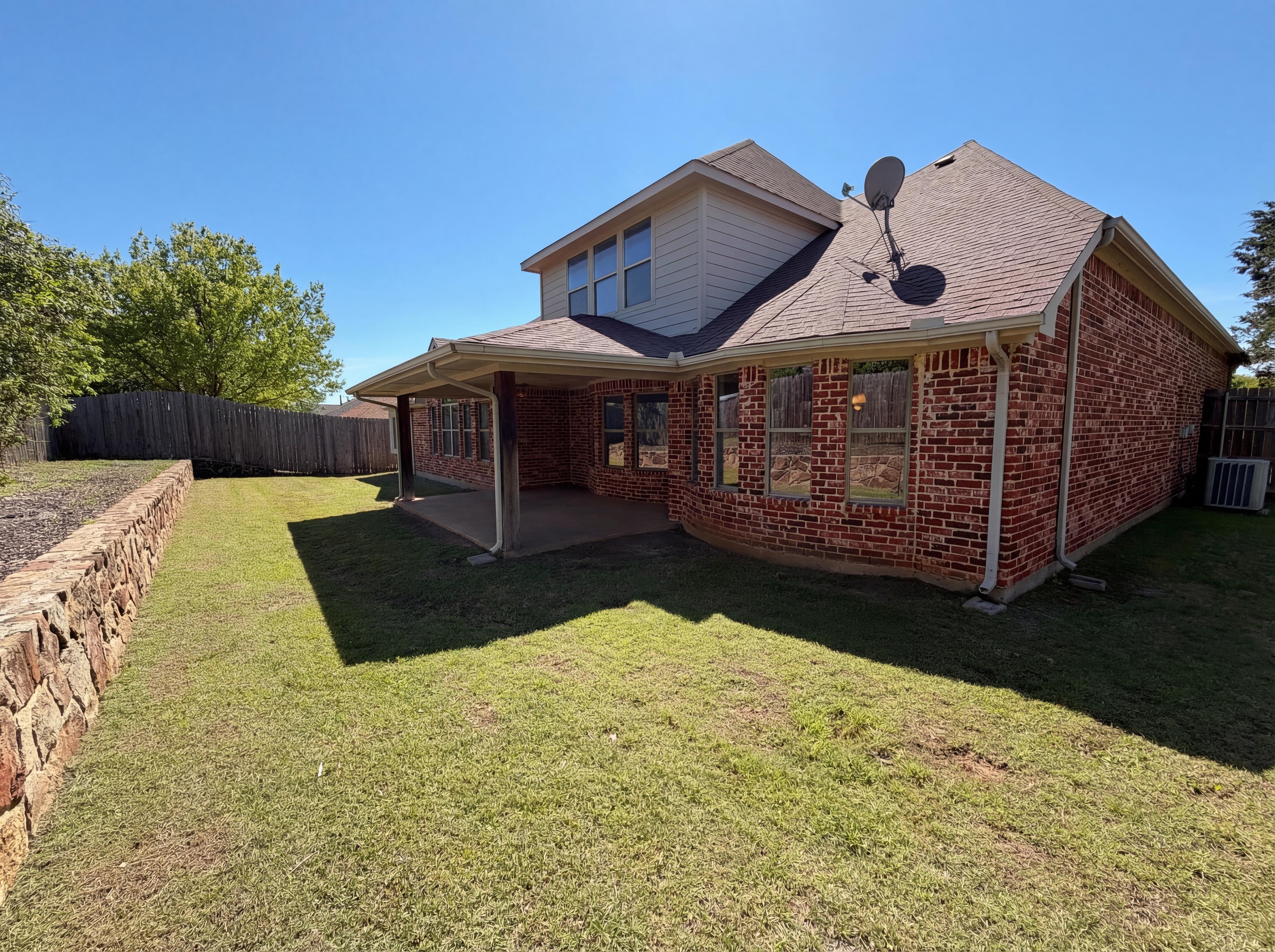 Photo 5 of 19 of 210 Billo Ct, Weatherford, TX