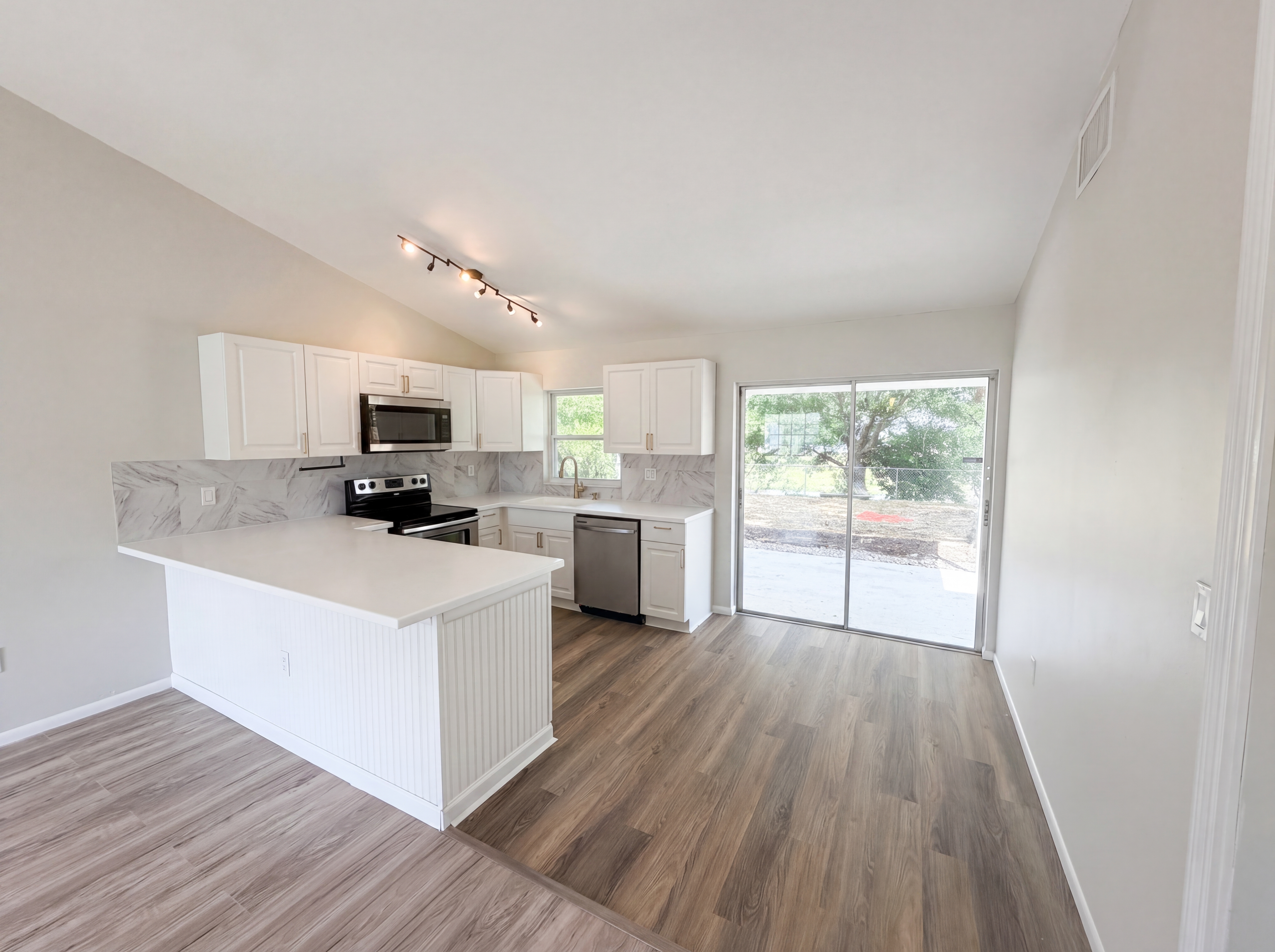 Photo 12 of 20 of 3130 Ludlow Dr, New Port Richey, FL