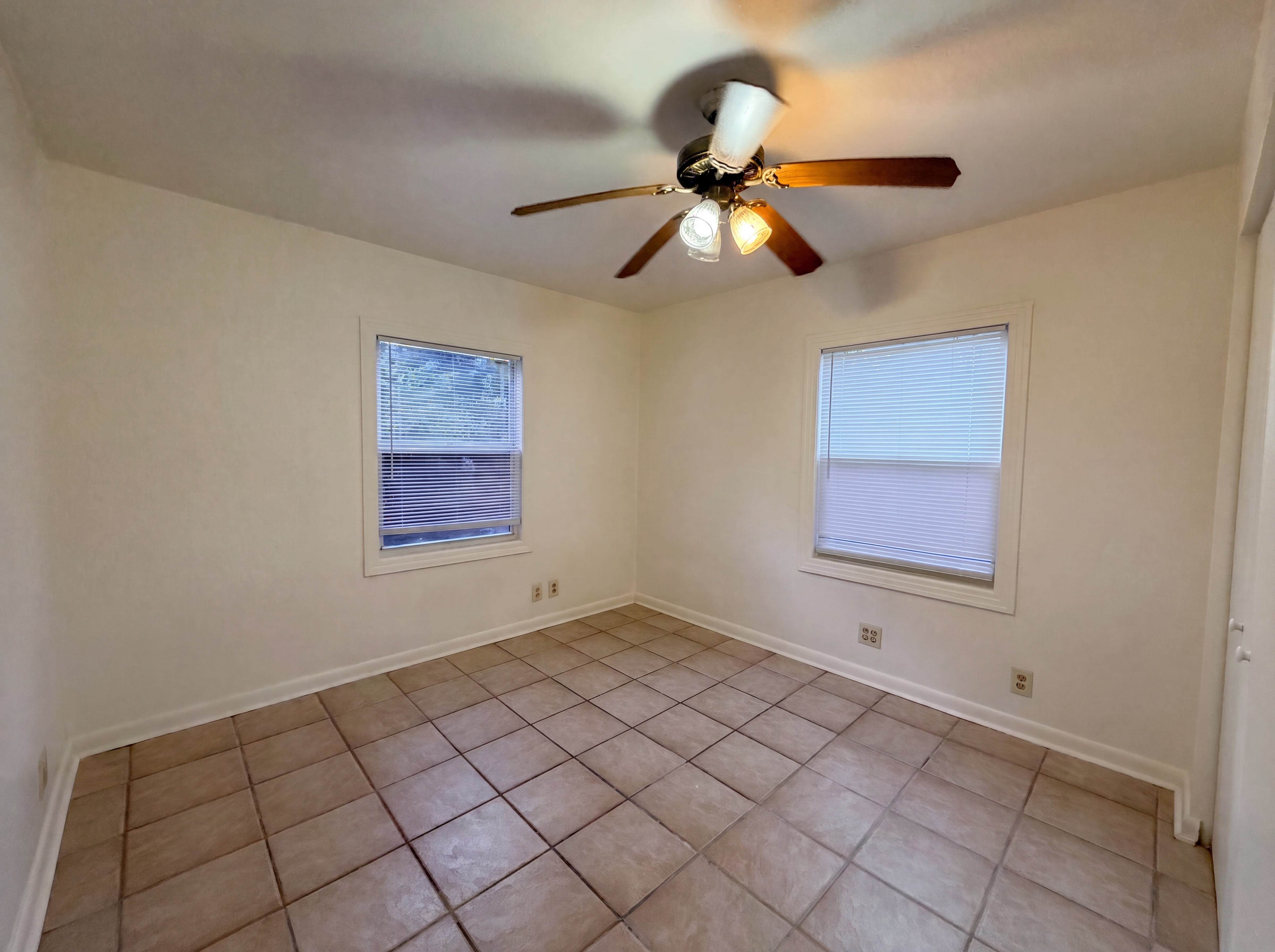 Photo 10 of 17 of 626 S 67th St, Tampa, FL