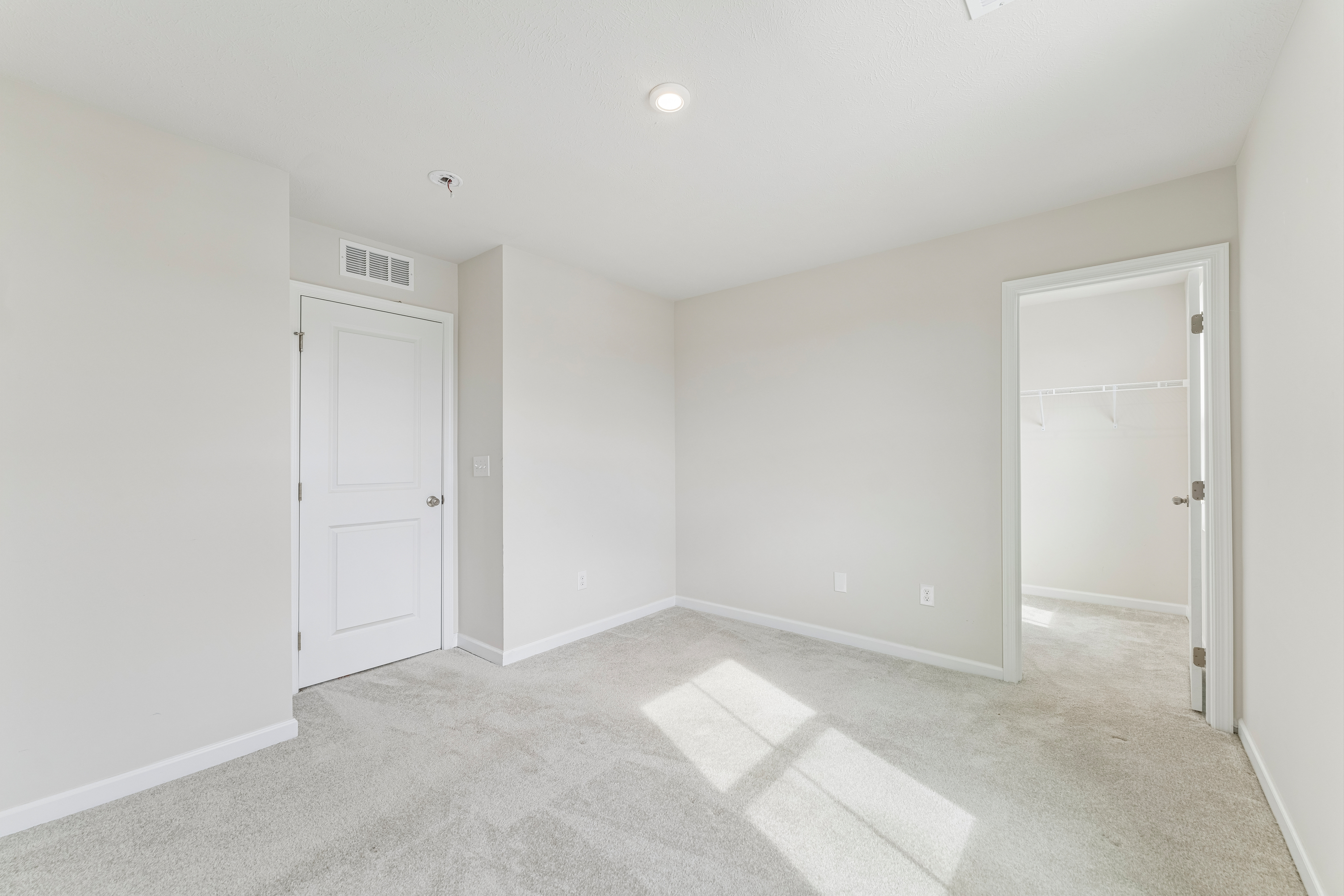 Photo 11 of 47 of 4483 Bellow Dr, Lorain, OH