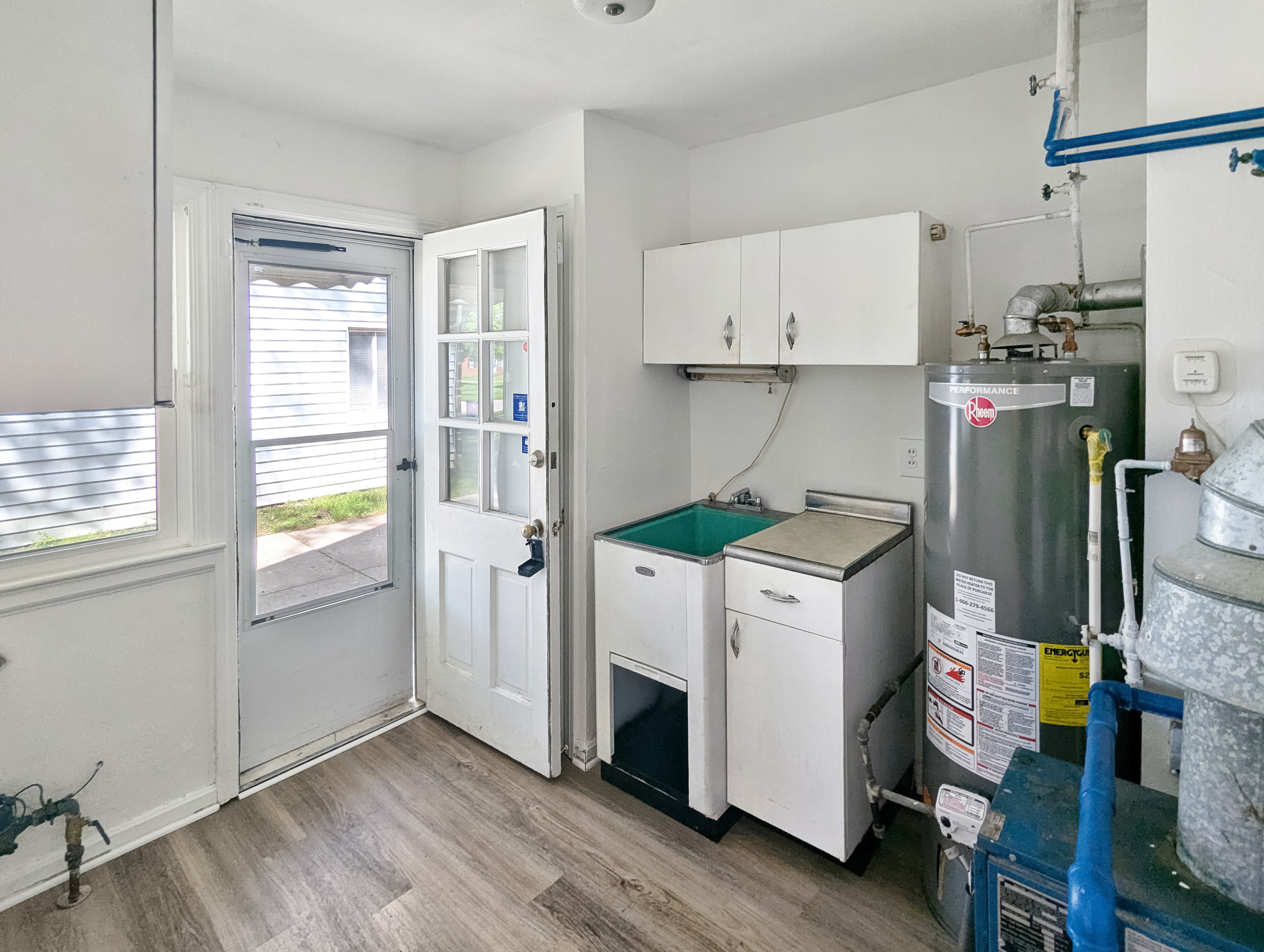 Photo 9 of 22 of 4135 Eastway Rd, Cleveland, OH